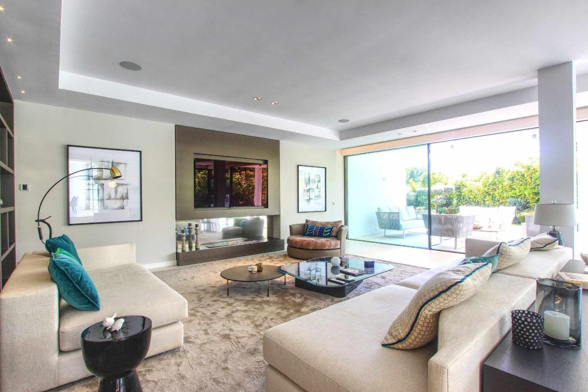 Contemporary & Very Spacious Puerto Banus Marbella