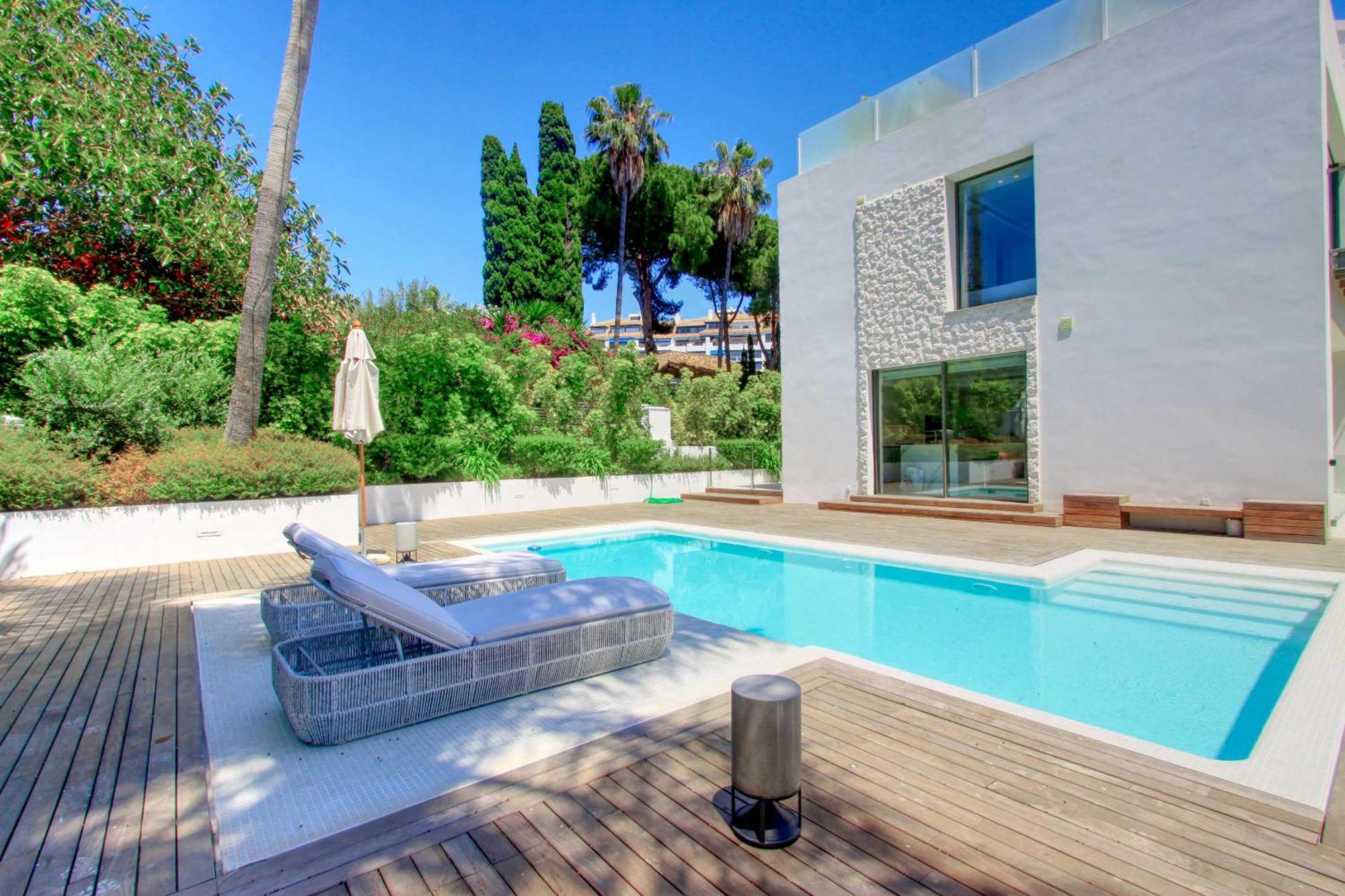 Contemporary & Very Spacious Puerto Banus *
