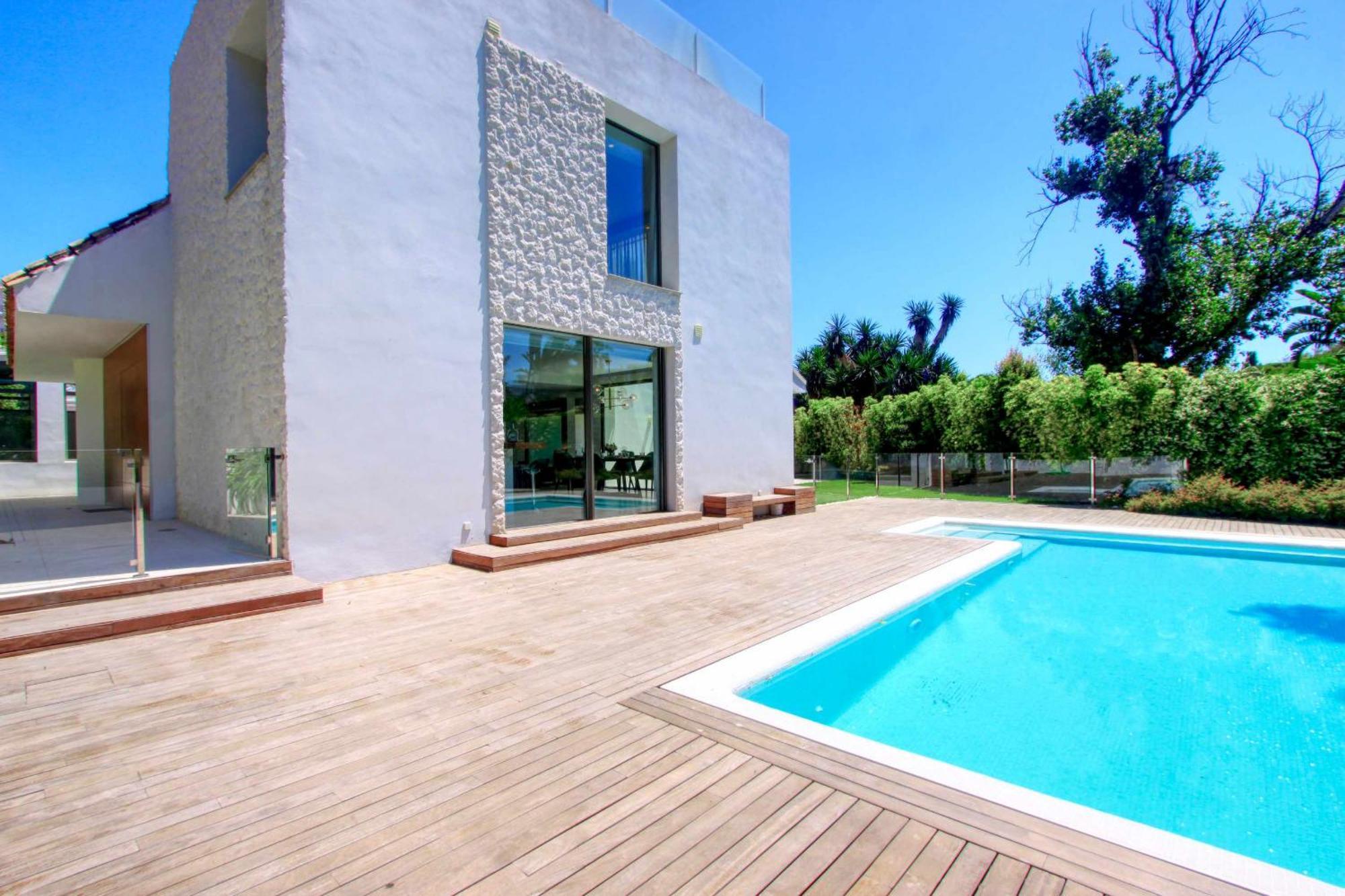 Villa Contemporary & Very Spacious Puerto Banus Marbella