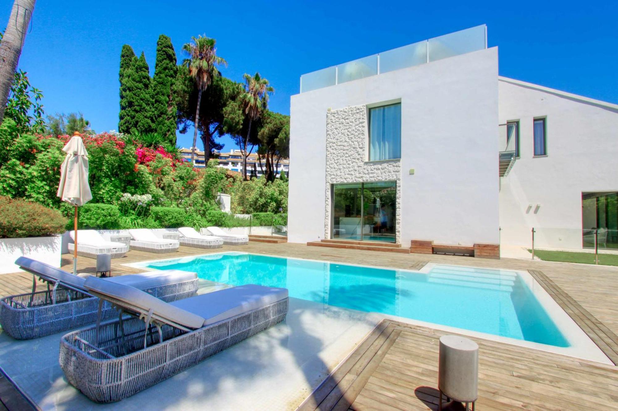 Villa Contemporary & Very Spacious Puerto Banus *