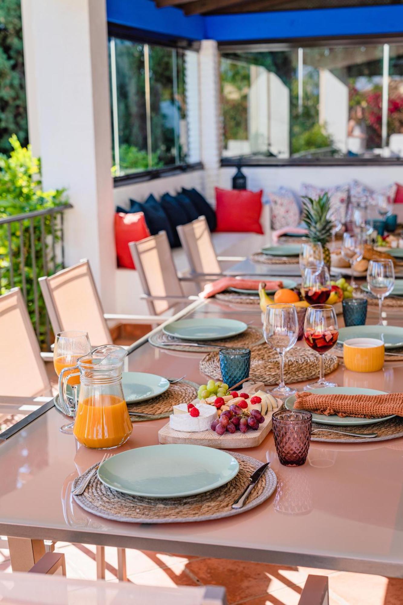 10 Luxe By Lirios Village Villa