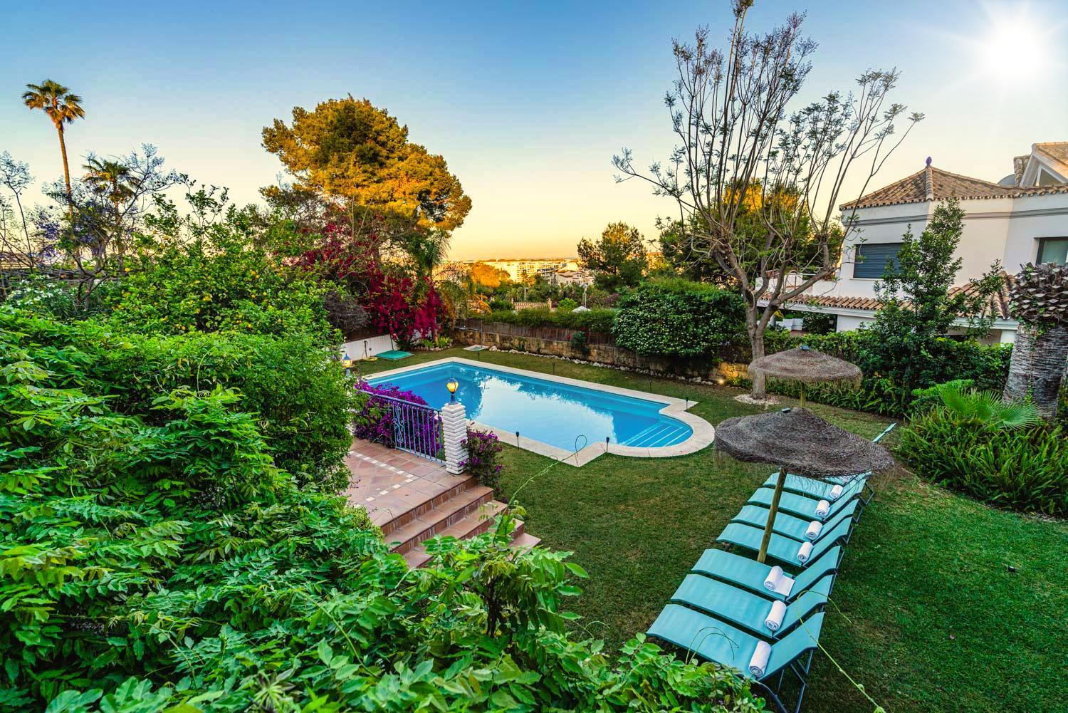10 Luxe By Lirios Village Marbella