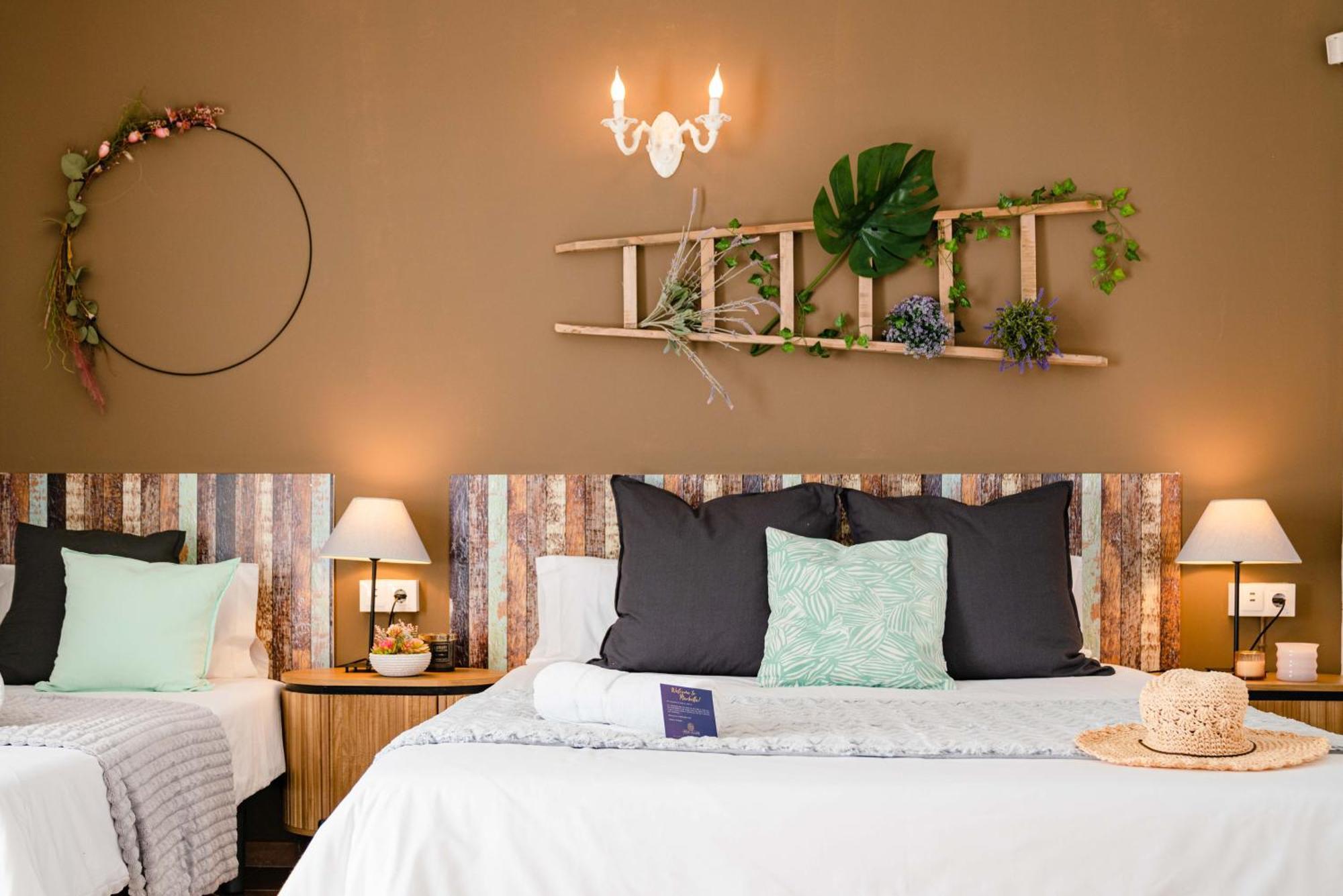 10 Luxe By Lirios Village