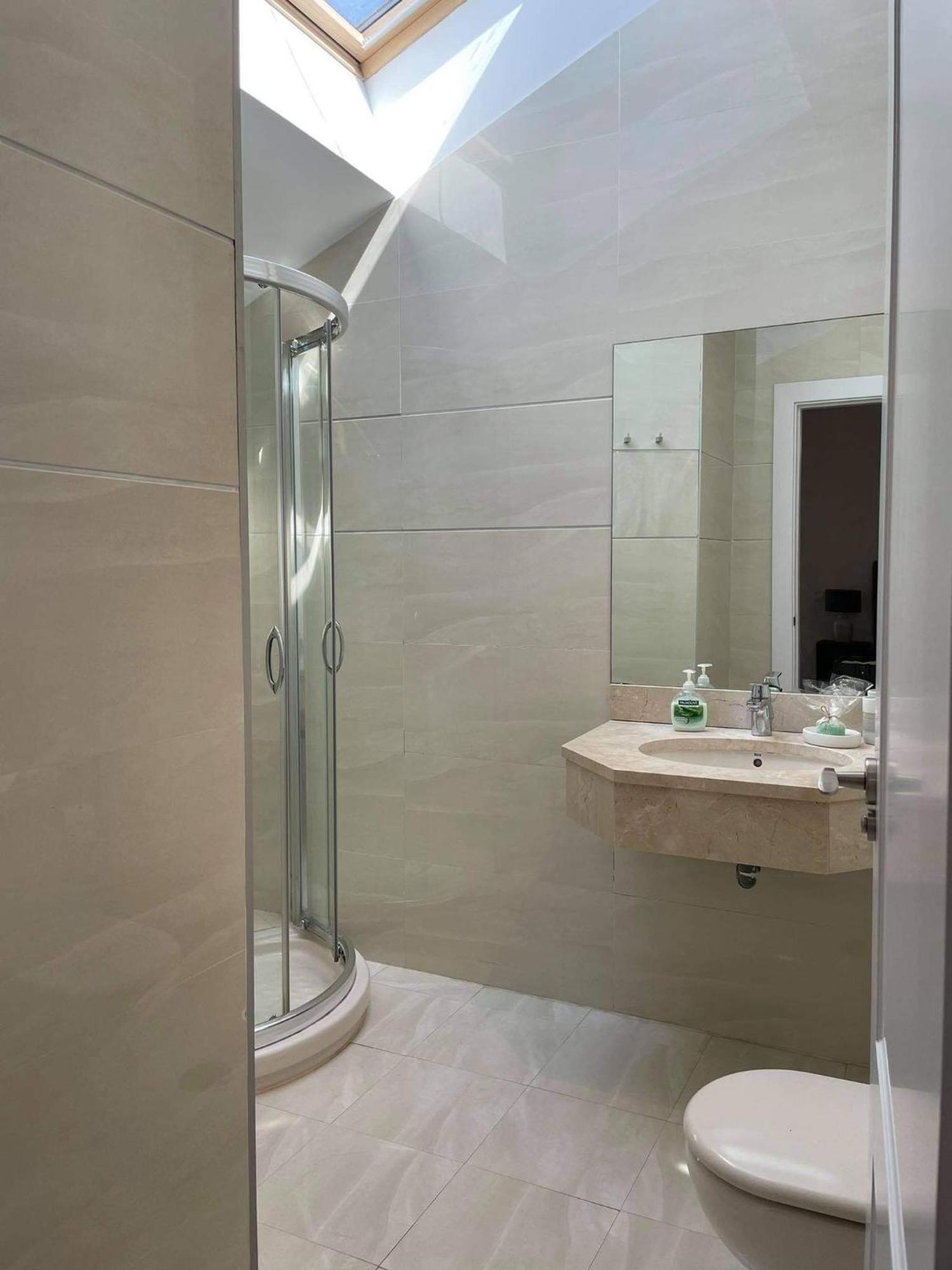Penthouse With Sea Views In Apartment Marbella