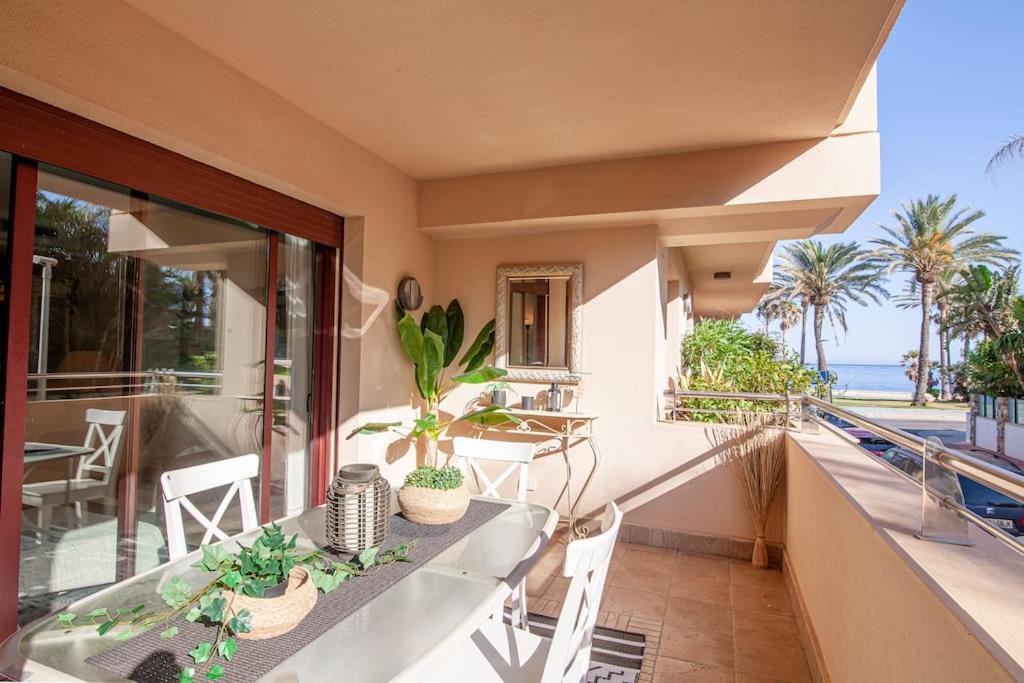 Frontline 2 Bed Apartment, San Pedro De Alcantara Appartement Marbella