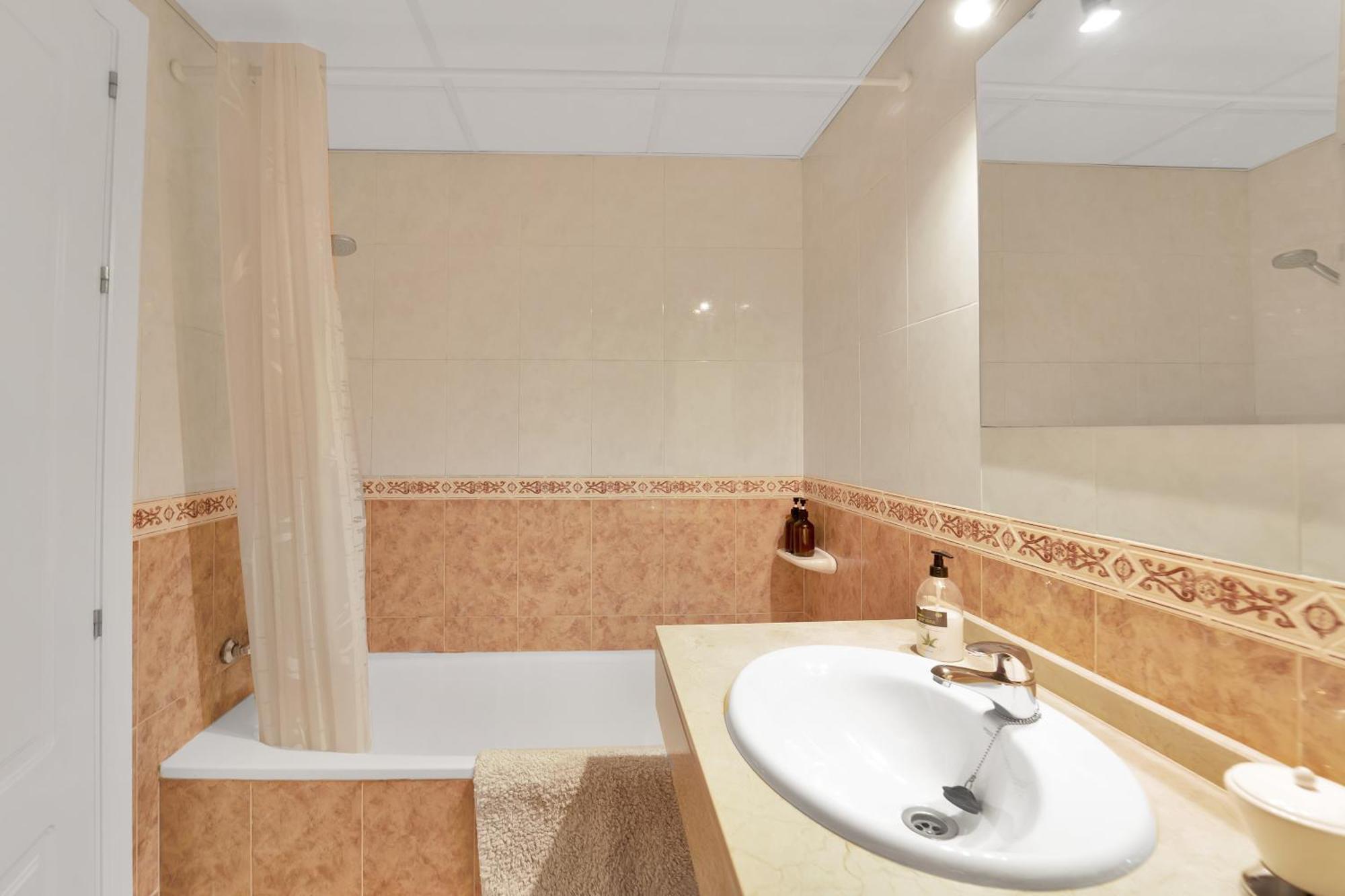 Con Enorme Terraza En Complejo Con Piscina En Nueva Andalucia - Lorcrimar Apartment Marbella
