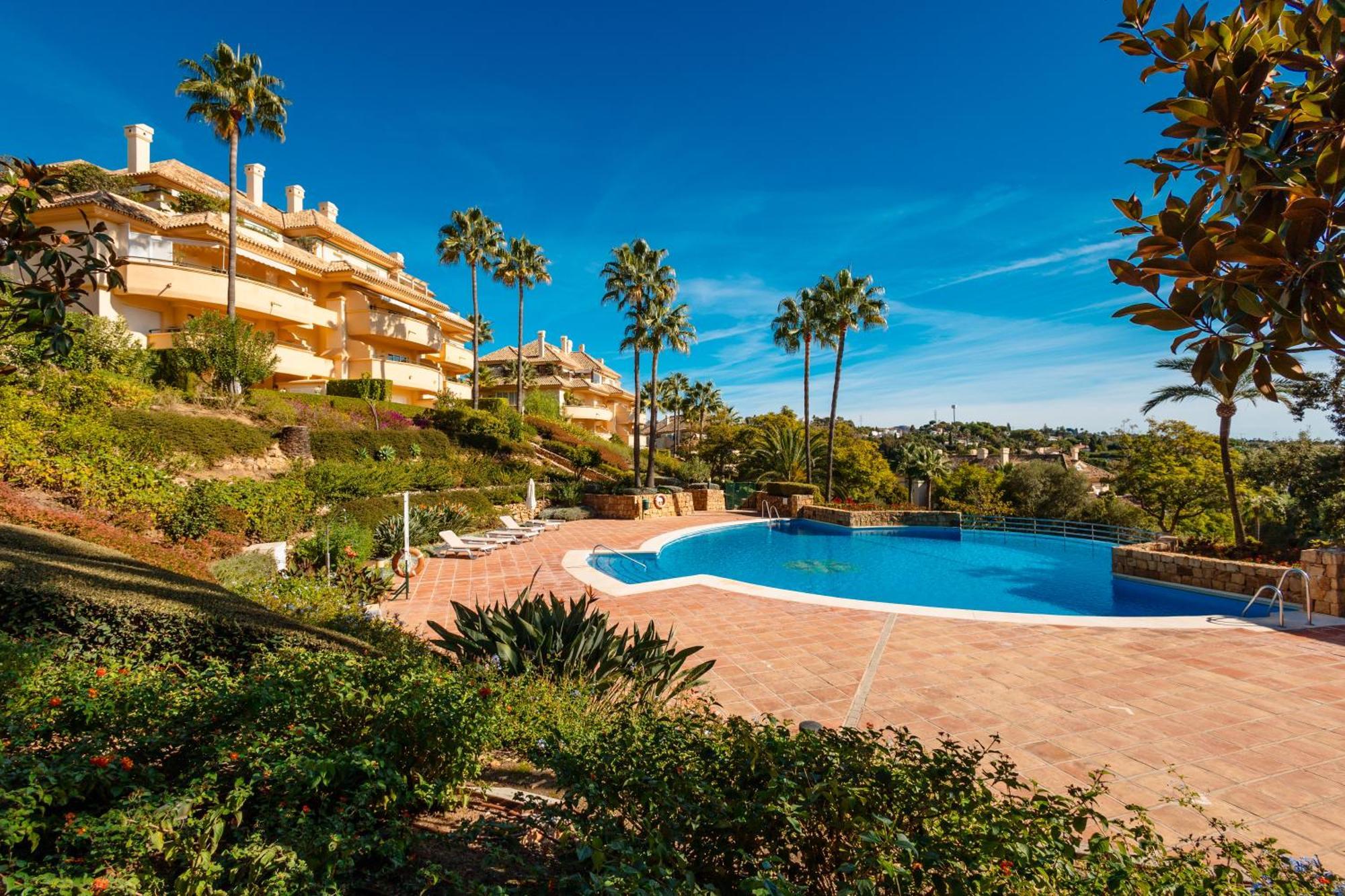 Luxurious Frontline Golf In Elviria Apartment Marbella