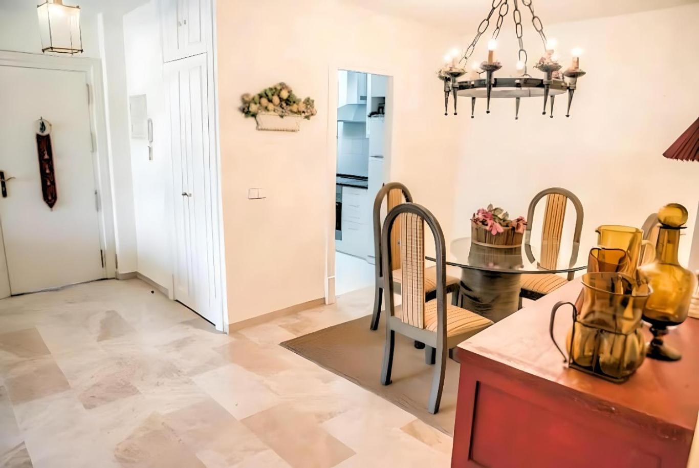 Gorgeous 2br Apt. W/ Mountain View Puerto Banus Сasa de vacaciones *