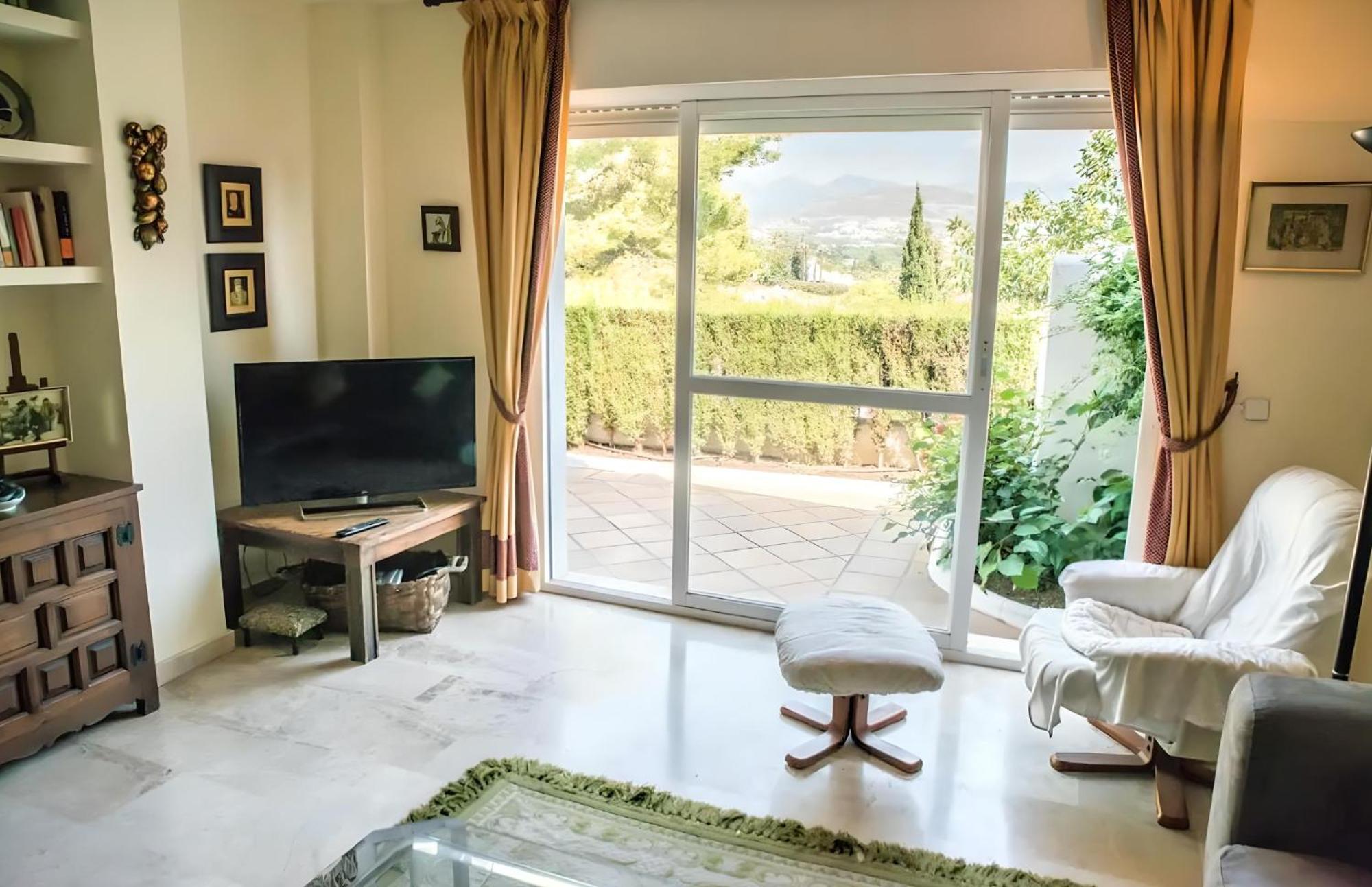 Gorgeous 2br Apt. W/ Mountain View Puerto Banus Сasa de vacaciones