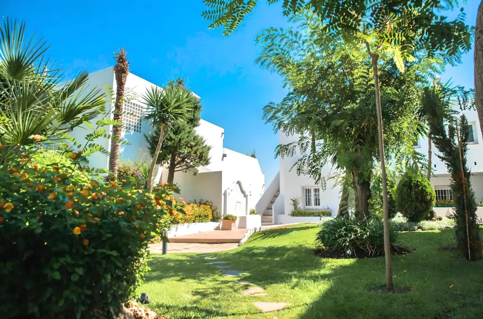 Gorgeous 2br Apt. W/ Mountain View Puerto Banus *