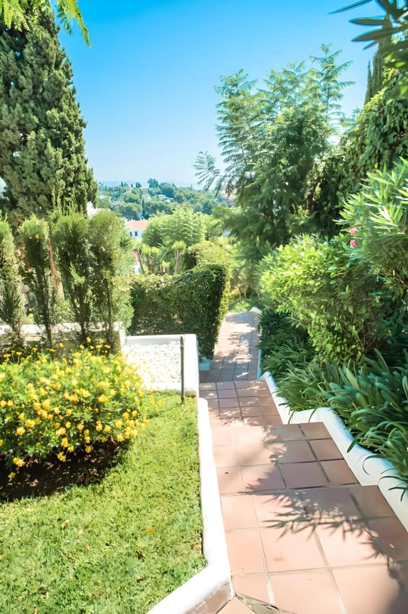 Gorgeous 2br Apt. W/ Mountain View Puerto Banus * Marbella