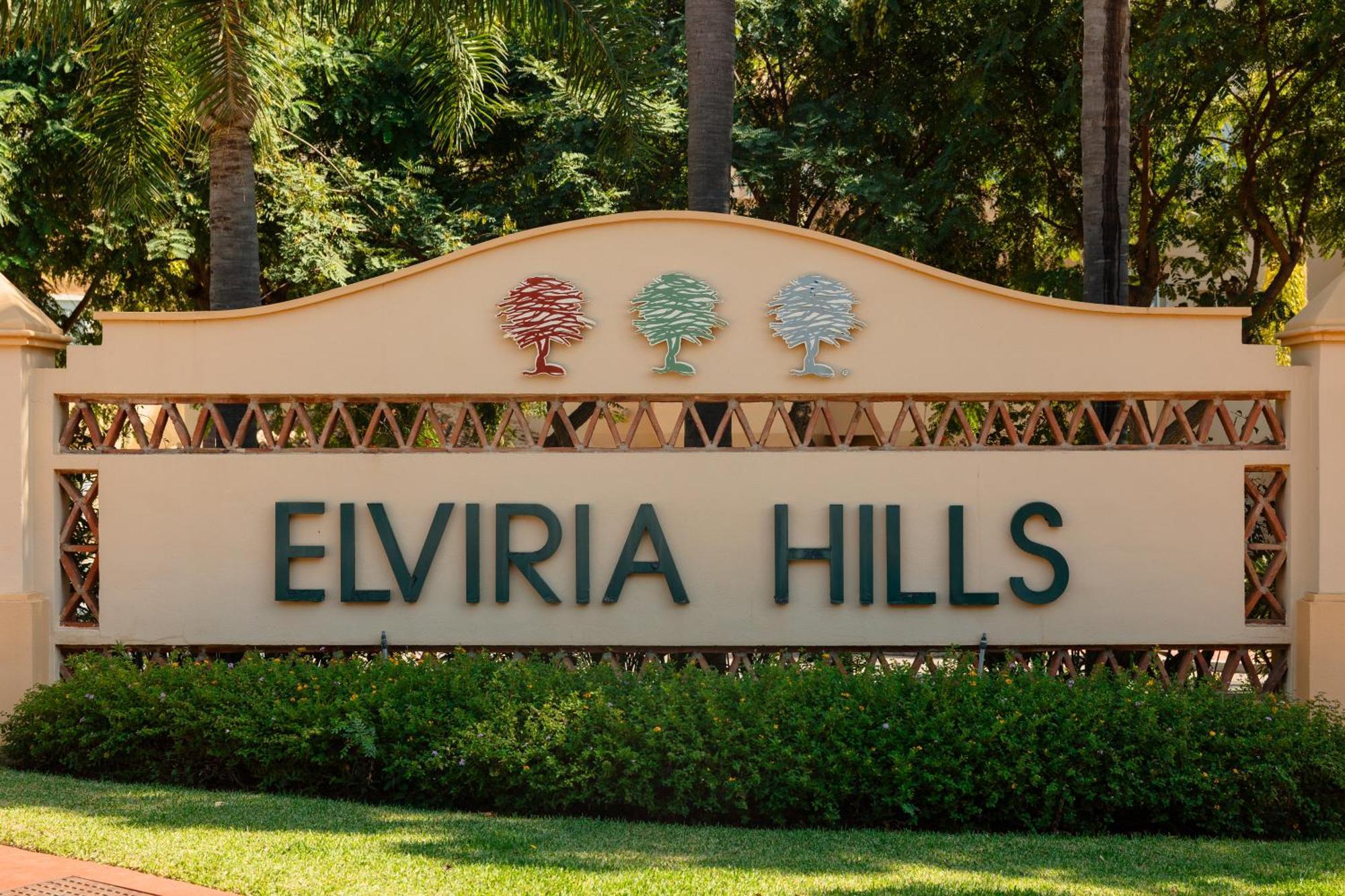 Luxurious Frontline Golf In Elviria Apartment *