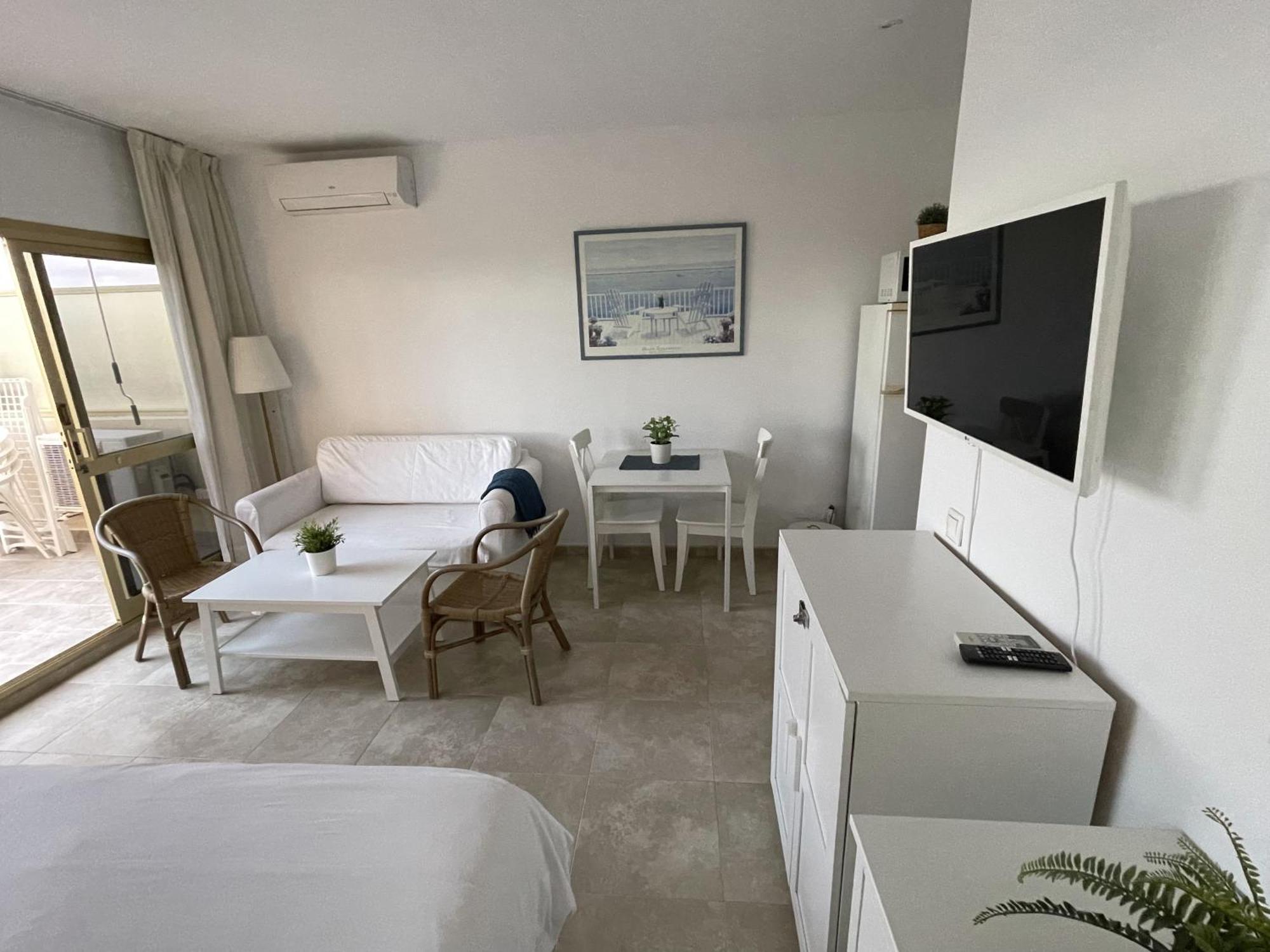 Estudio Con Insuperables Vistas Al Mar: Aparcamiento Marbella