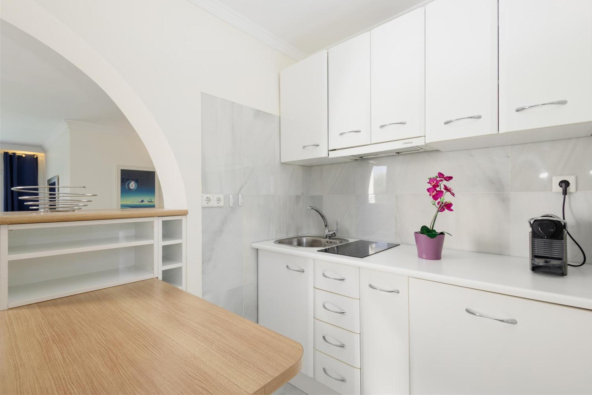Oceano - A Beachfront Retreat With Heated Pool And Jacuzzi In Costabellla, *