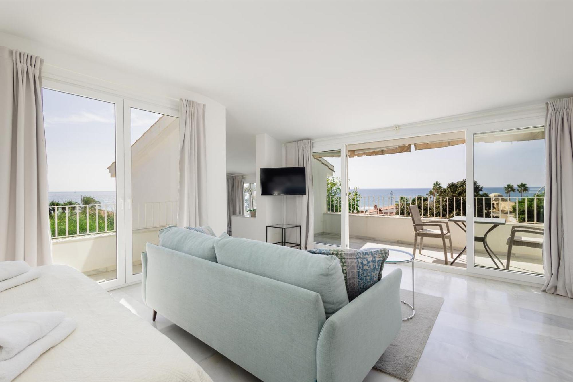 Oceano - A Beachfront Retreat With Heated Pool And Jacuzzi In Costabellla, * Marbella