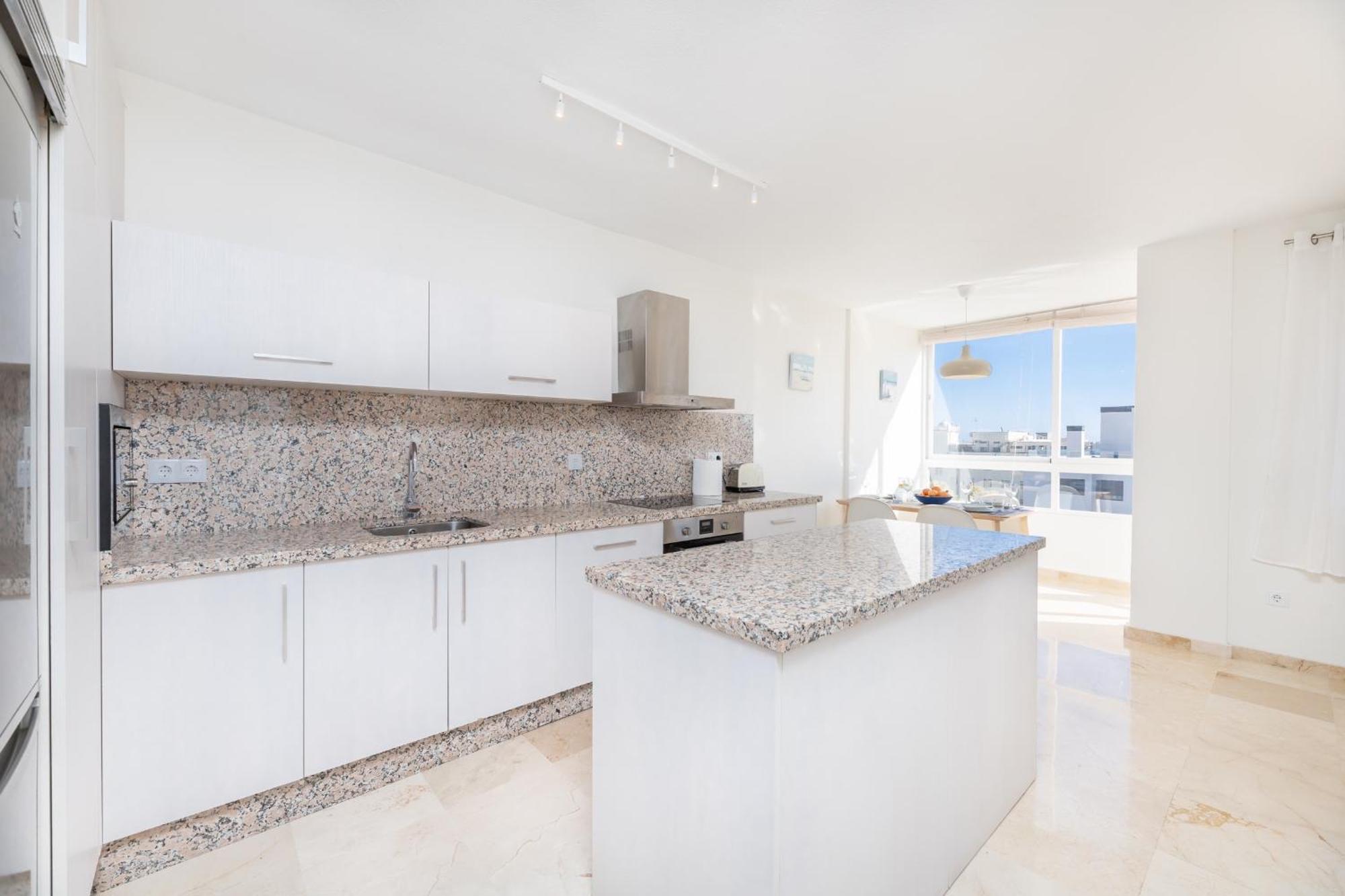 Apartment Sunny By Kura Homes *