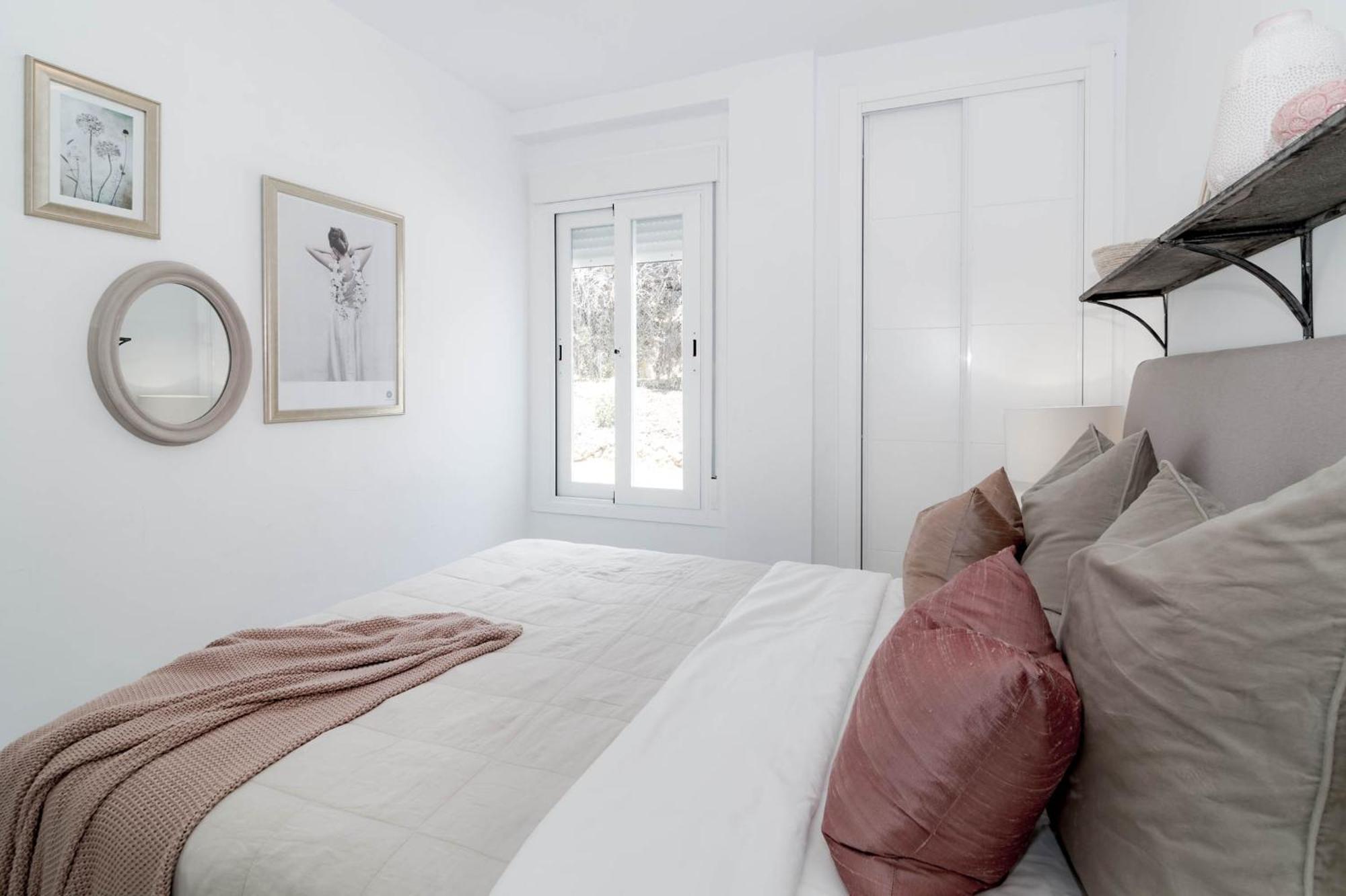 Ivy-modern 3 Bedroom Private Garden Appartement