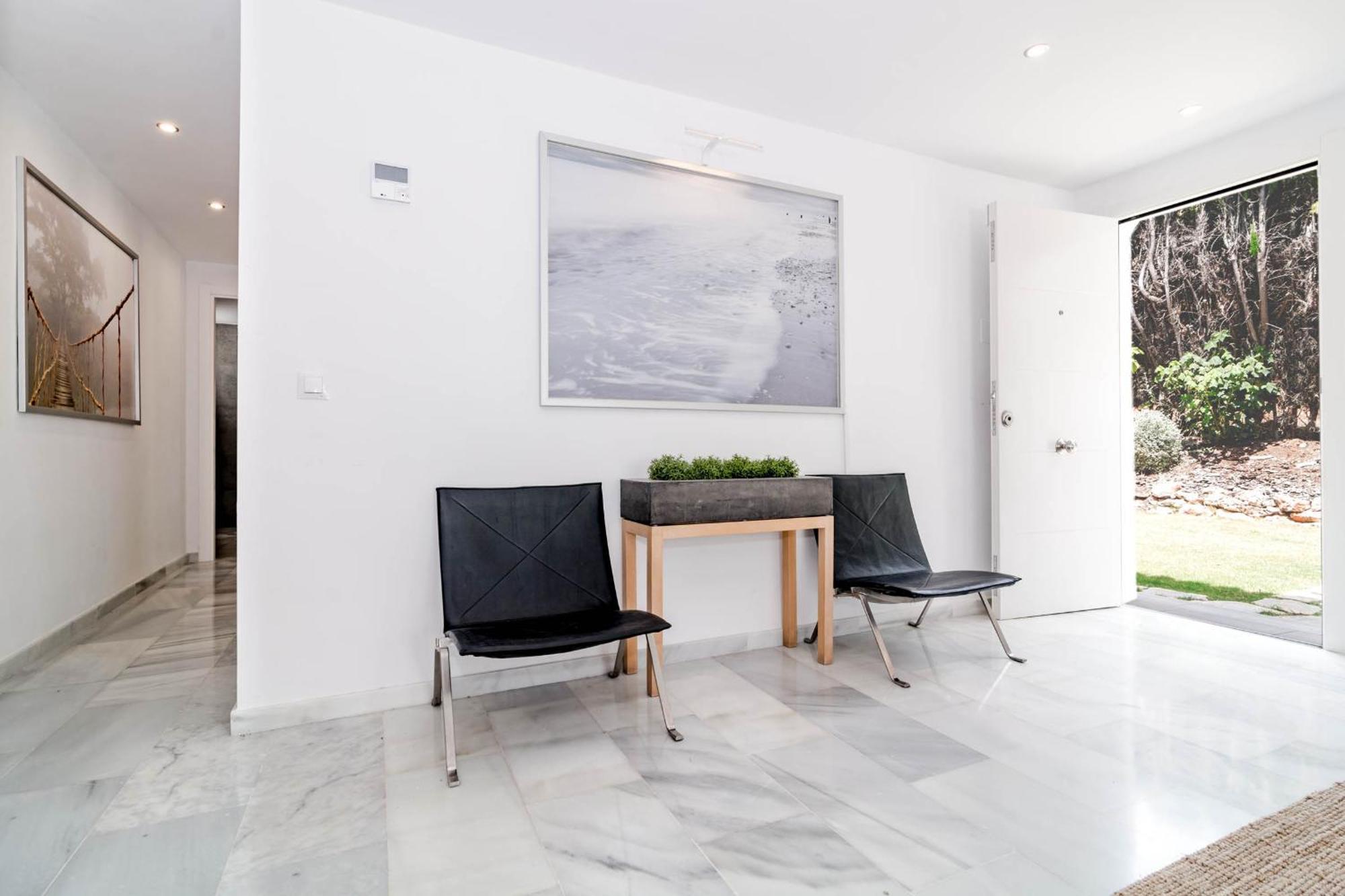 Ivy-modern 3 Bedroom Private Garden Appartement