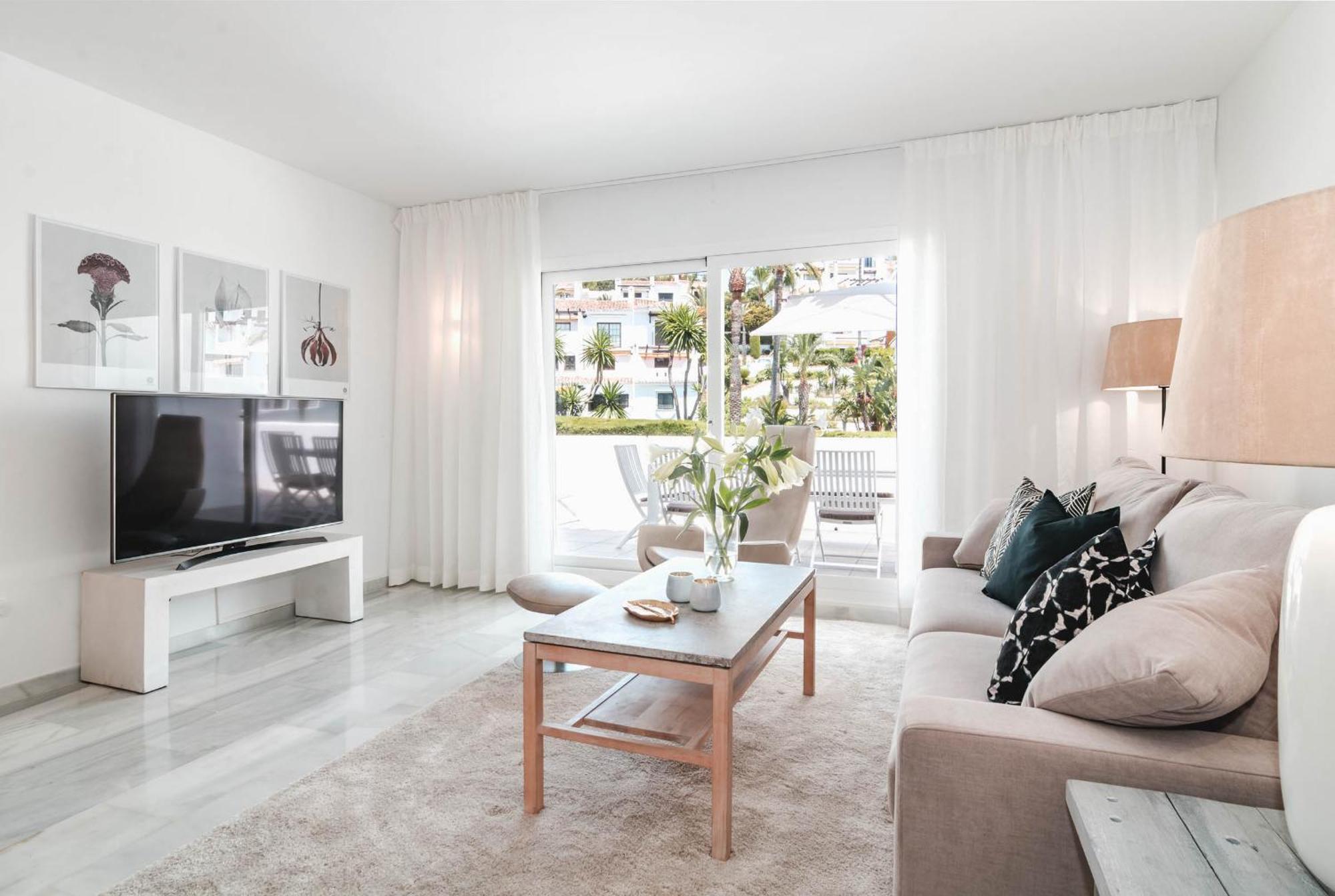 Ivy-modern 3 Bedroom Private Garden Appartement *