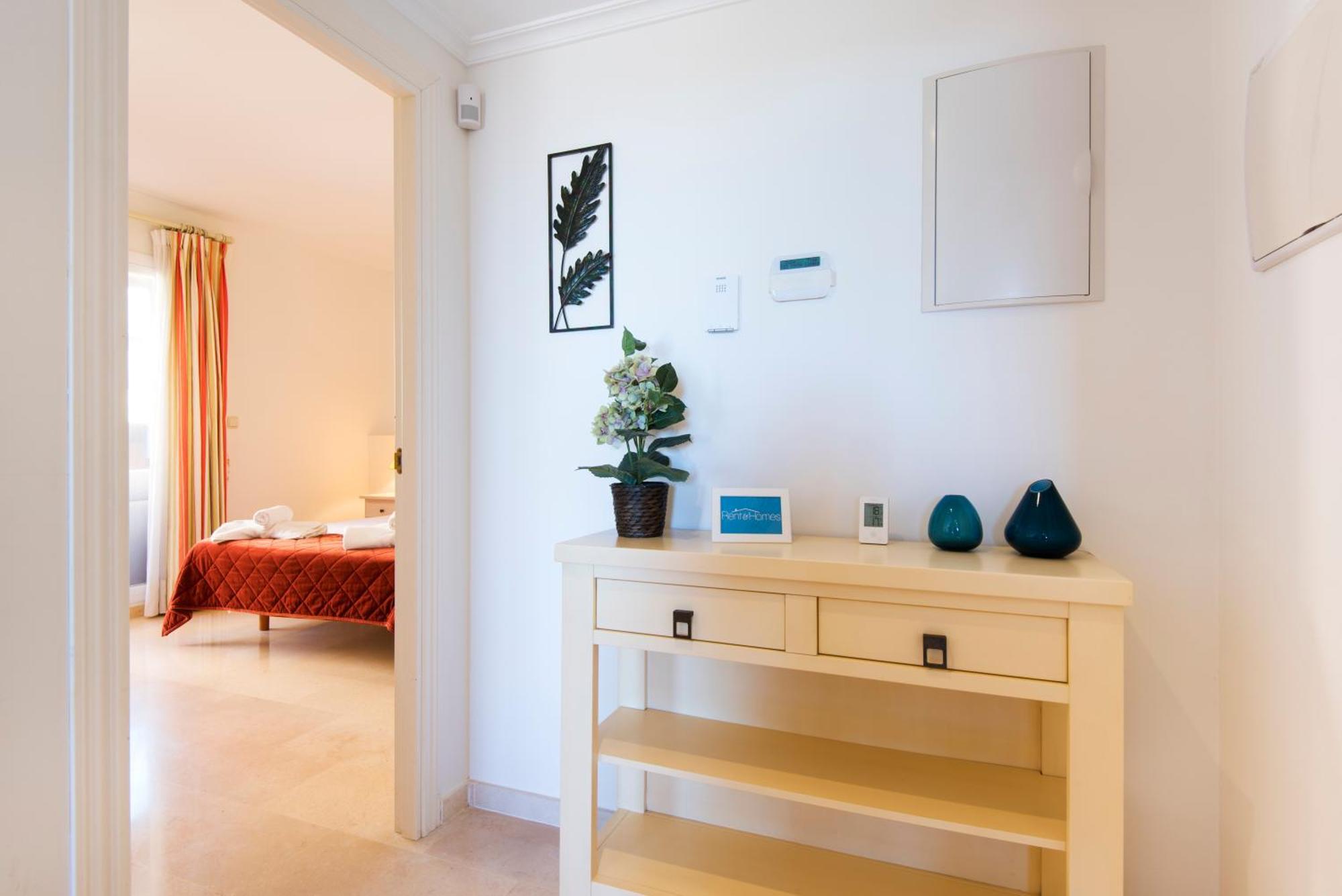 Rentandhomes Penthouse Elviria Golf