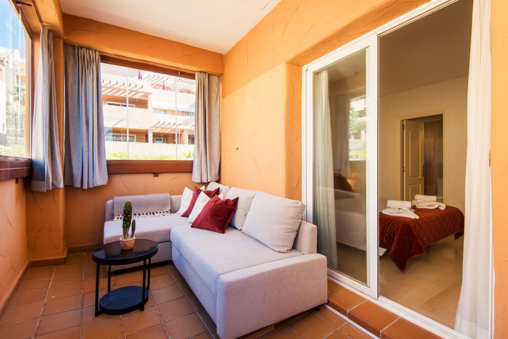 Rentandhomes Penthouse Elviria Golf *