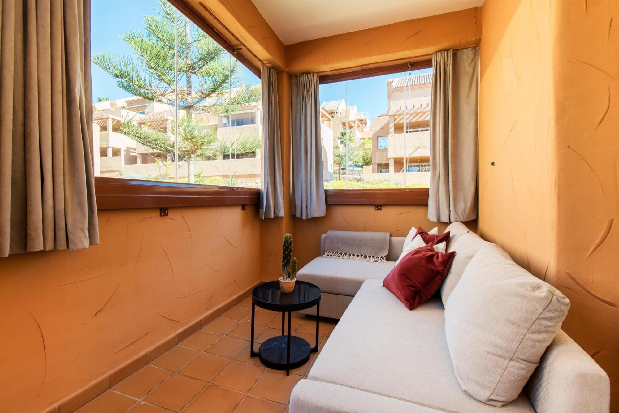 Rentandhomes Penthouse Elviria Golf * Marbella