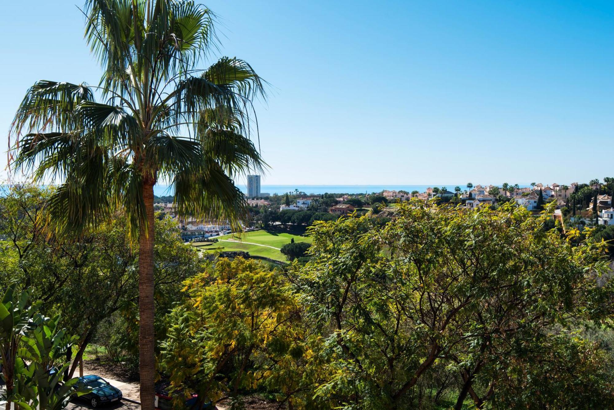Rentandhomes Penthouse Elviria Golf Marbella