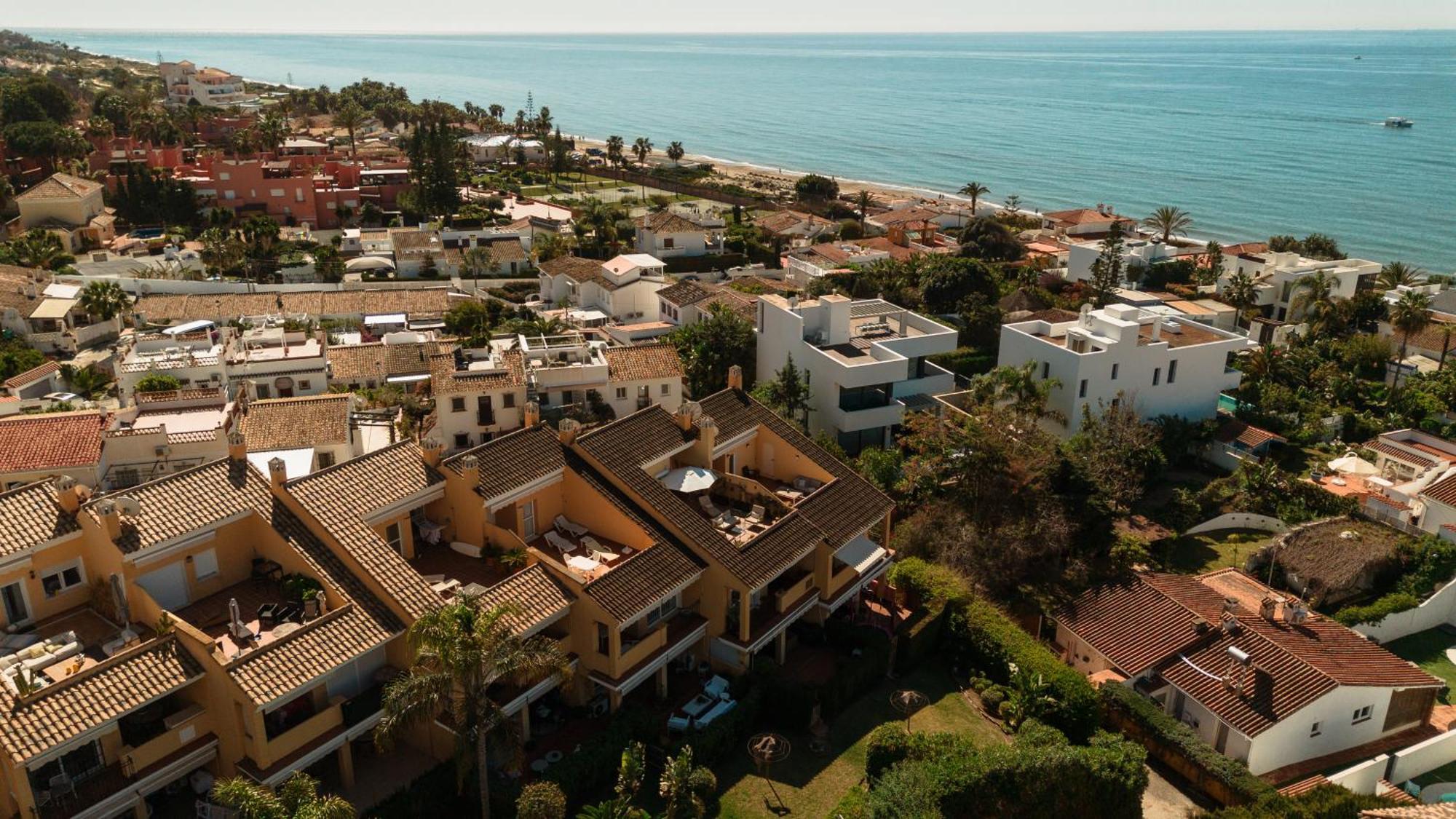 Beautiful Beachside Duplex With Amazing Sea Views *