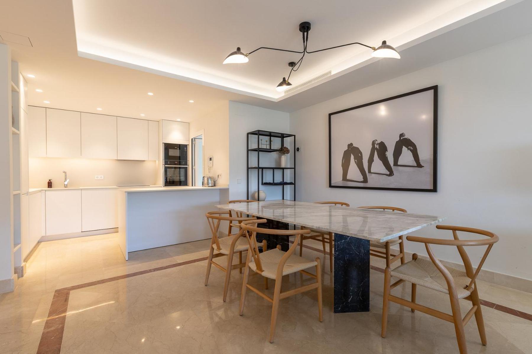 Lujoso Con Piscina En Paseo Maritimo Appartement