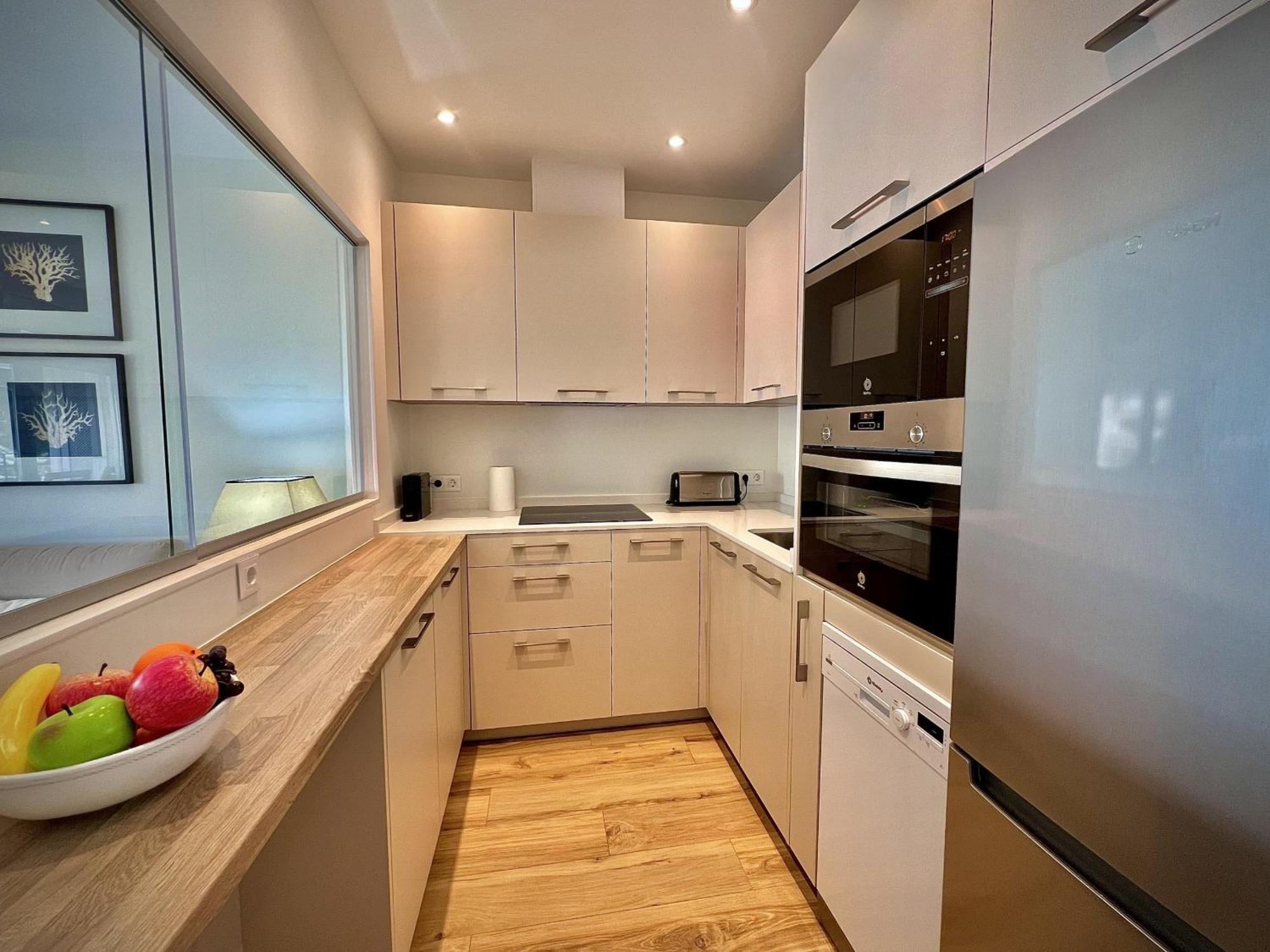 Downtown 45 With Pool By Homing Apartment *