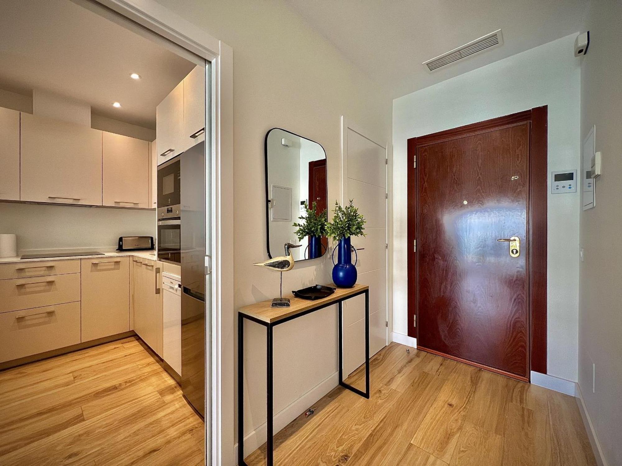 Apartment Downtown 45 With Pool By Homing Marbella
