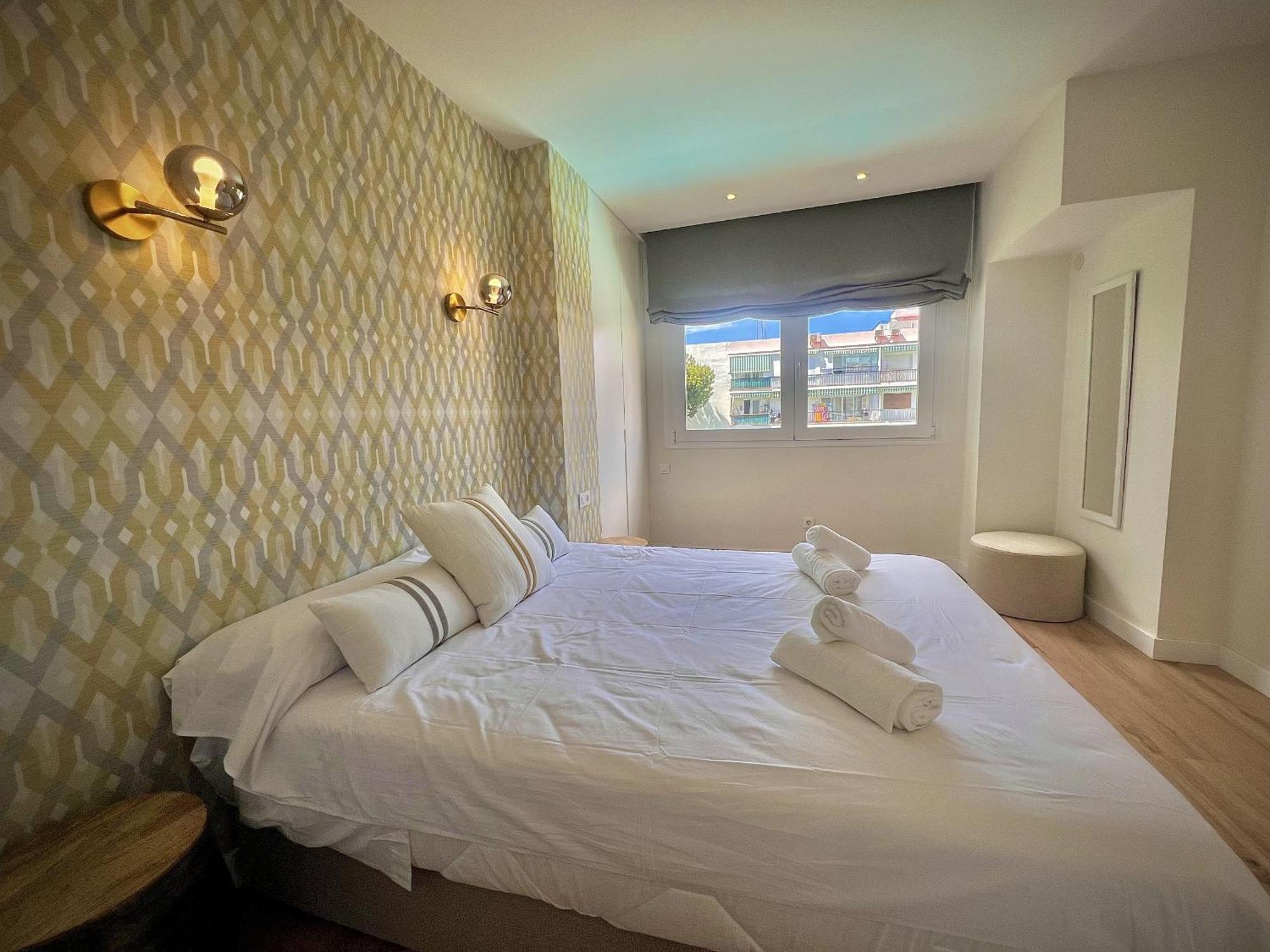 Downtown 45 With Pool By Homing Apartment Marbella