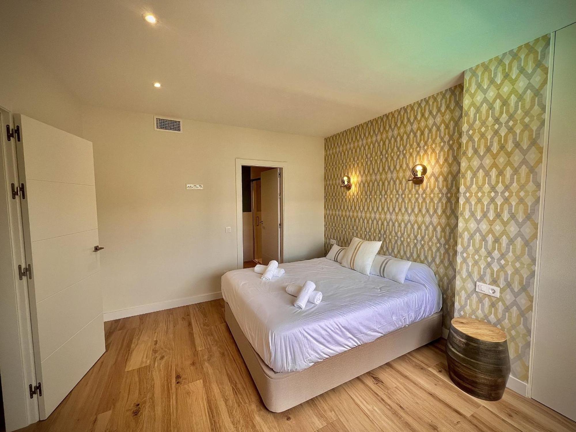 Apartment Downtown 45 With Pool By Homing Marbella