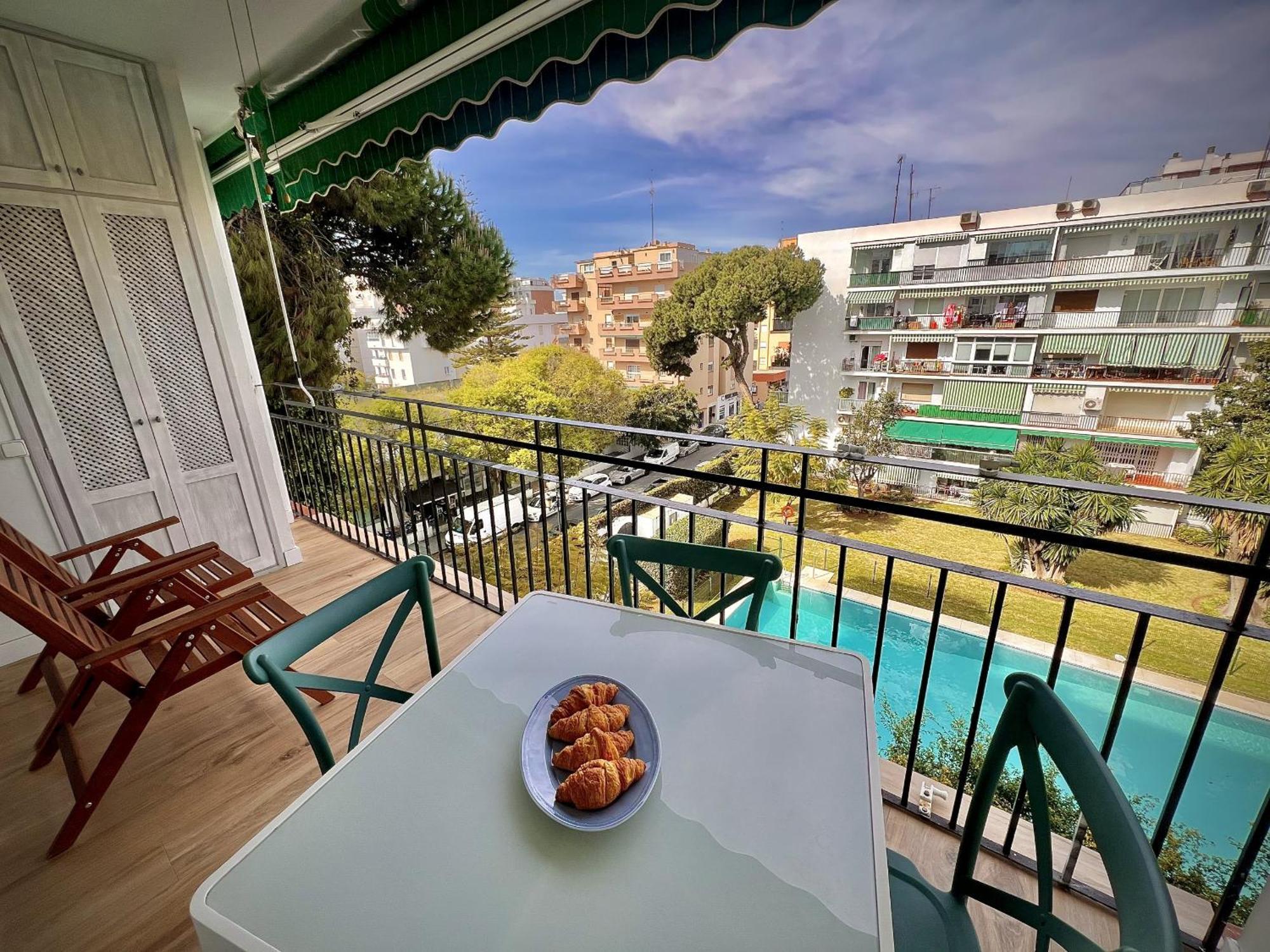 Downtown 45 With Pool By Homing Marbella