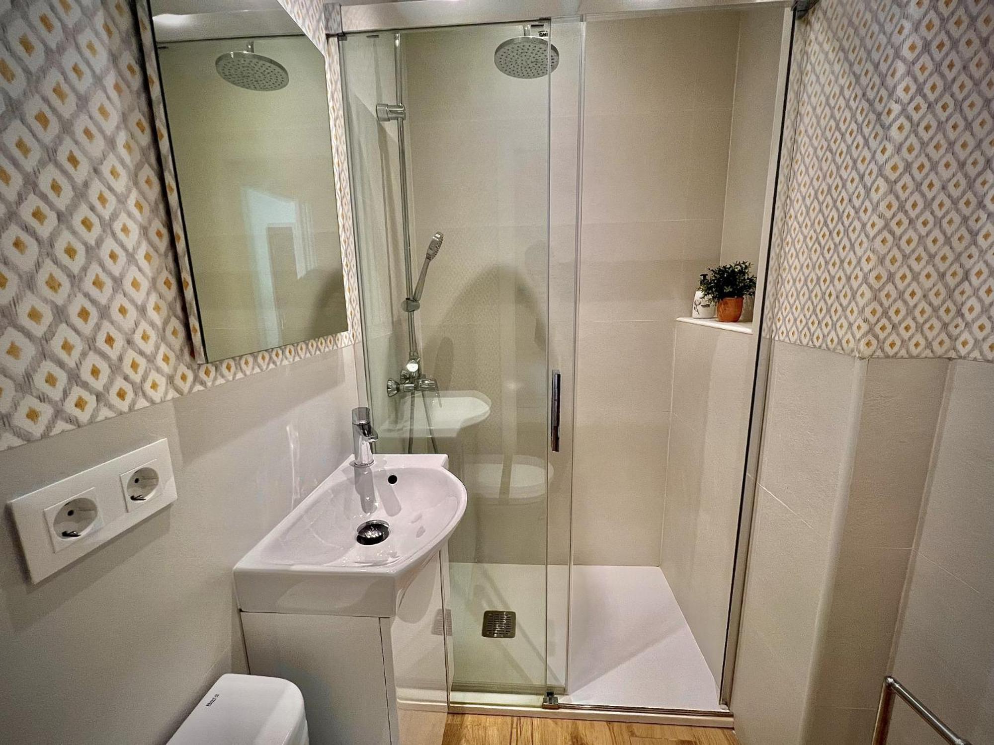 Apartment Downtown 45 With Pool By Homing Marbella