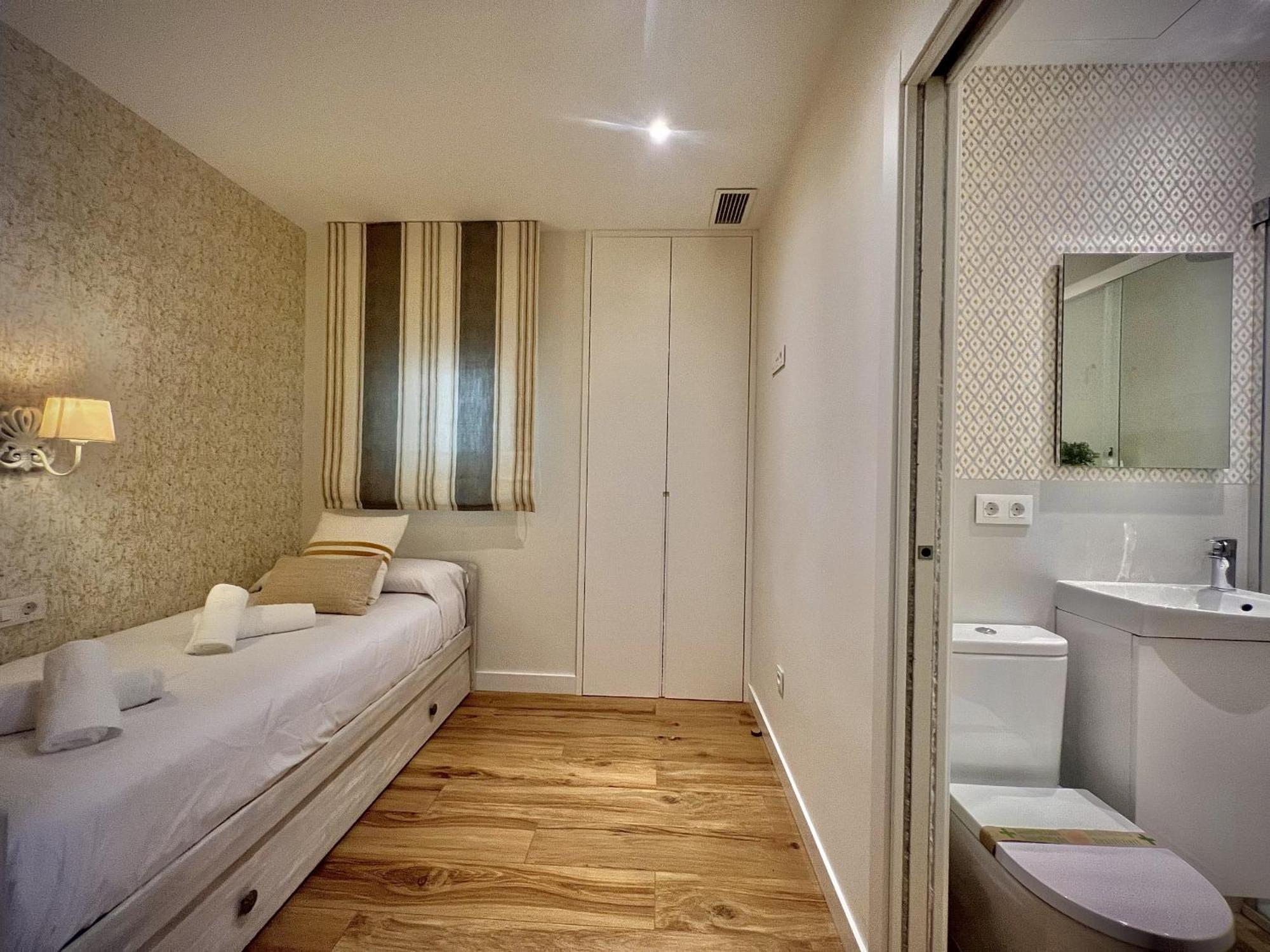 Apartment Downtown 45 With Pool By Homing *