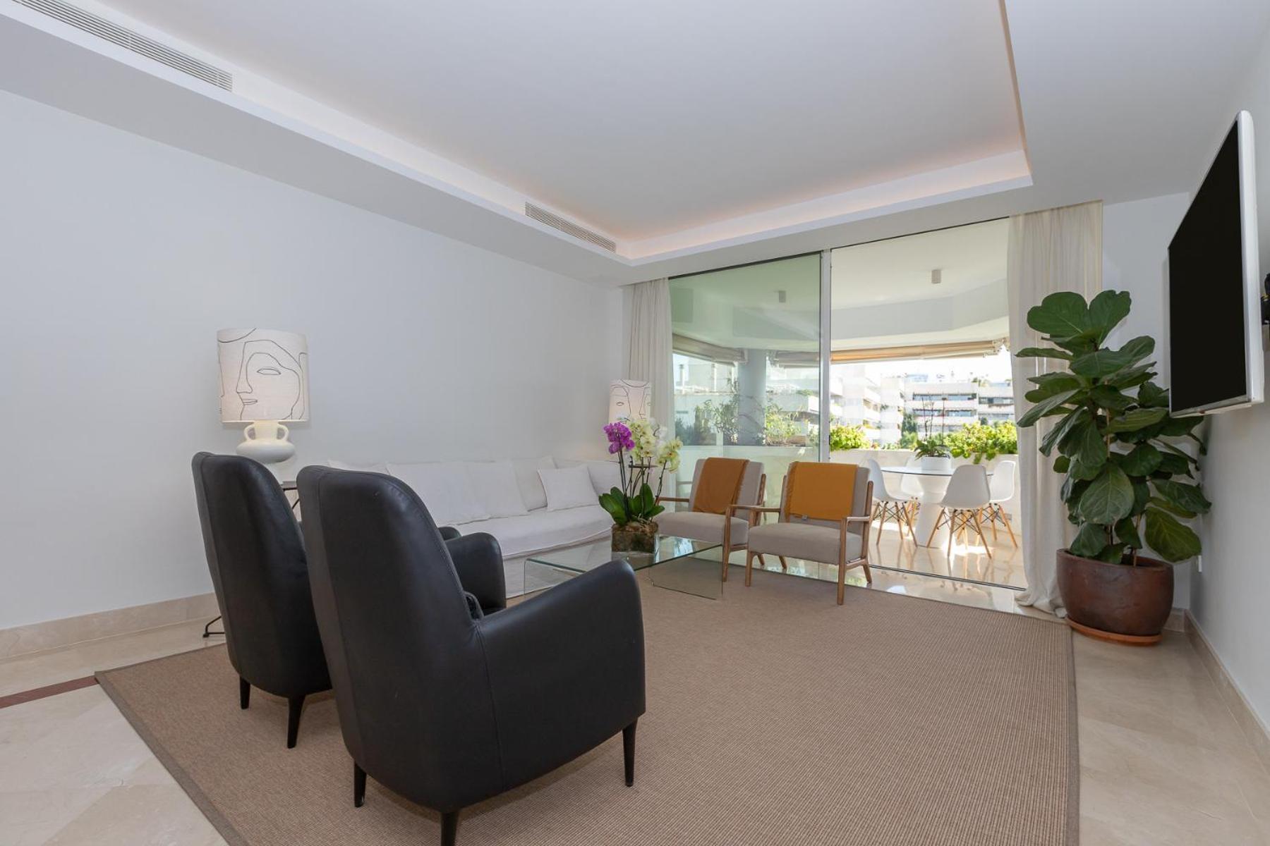 Appartement Lujoso Con Piscina En Paseo Maritimo Marbella