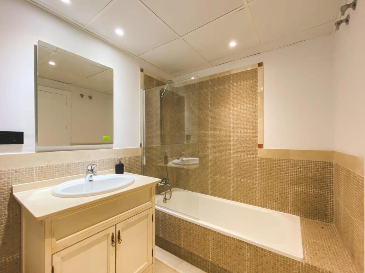 Spacious Gym Paddel Club Wifi Park Apartment *
