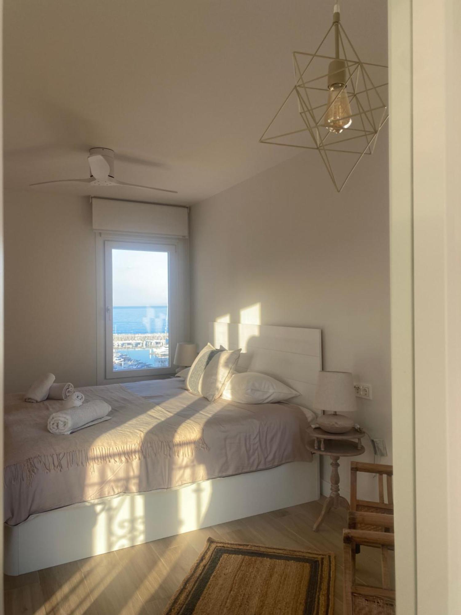 Modern New Apartment, Sea View And Private Parking