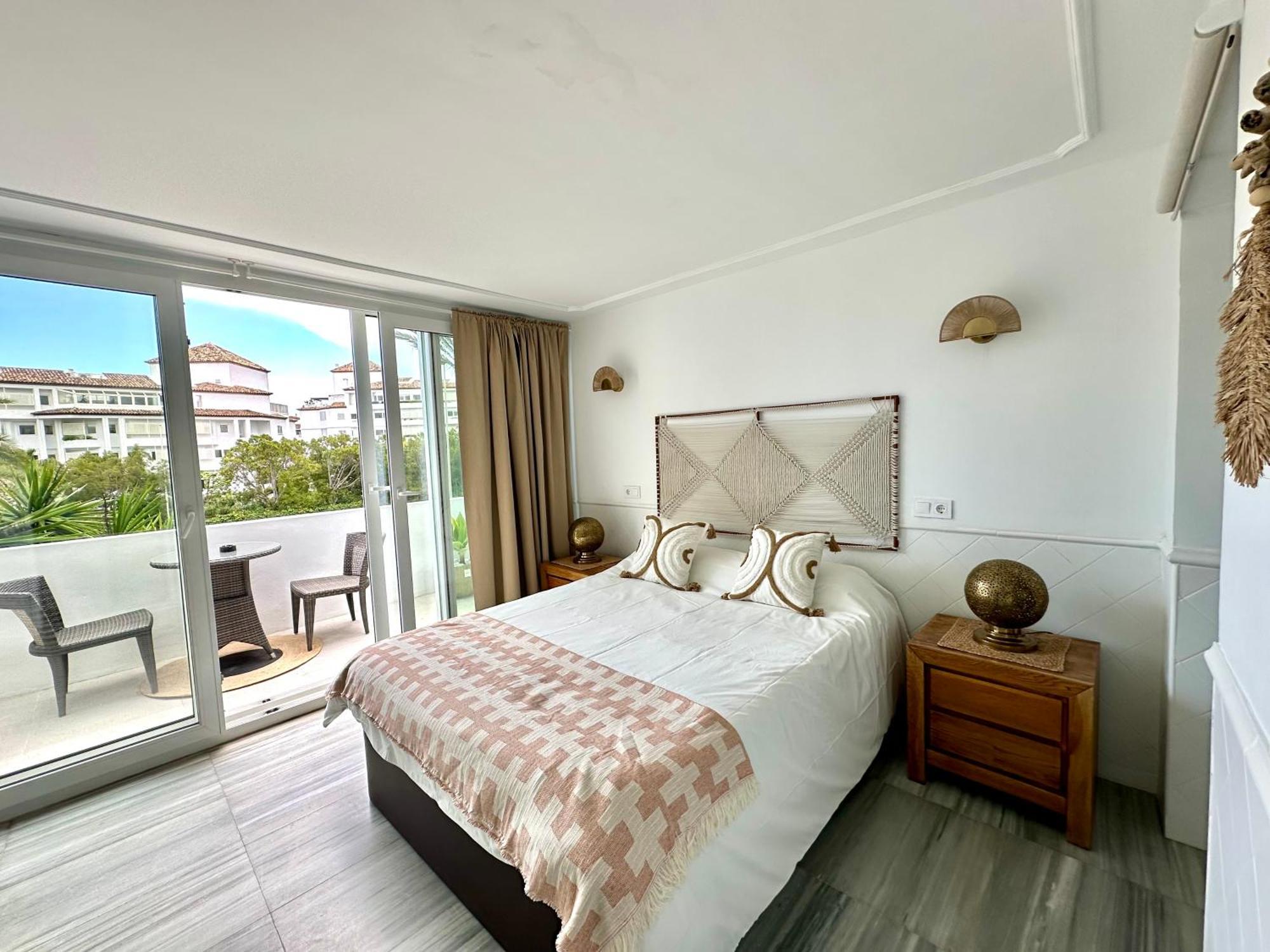 - New Modern Flat Nueva Andalucia In Puerto Banus - Exceptionnel Location
