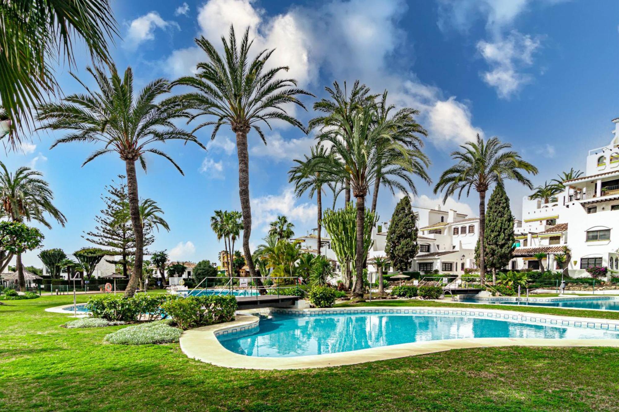 Apartment Stunning 2 Bedroom In Aldea Blanca