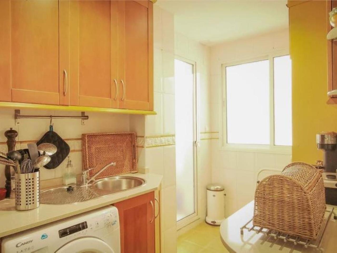 Banana Apartment