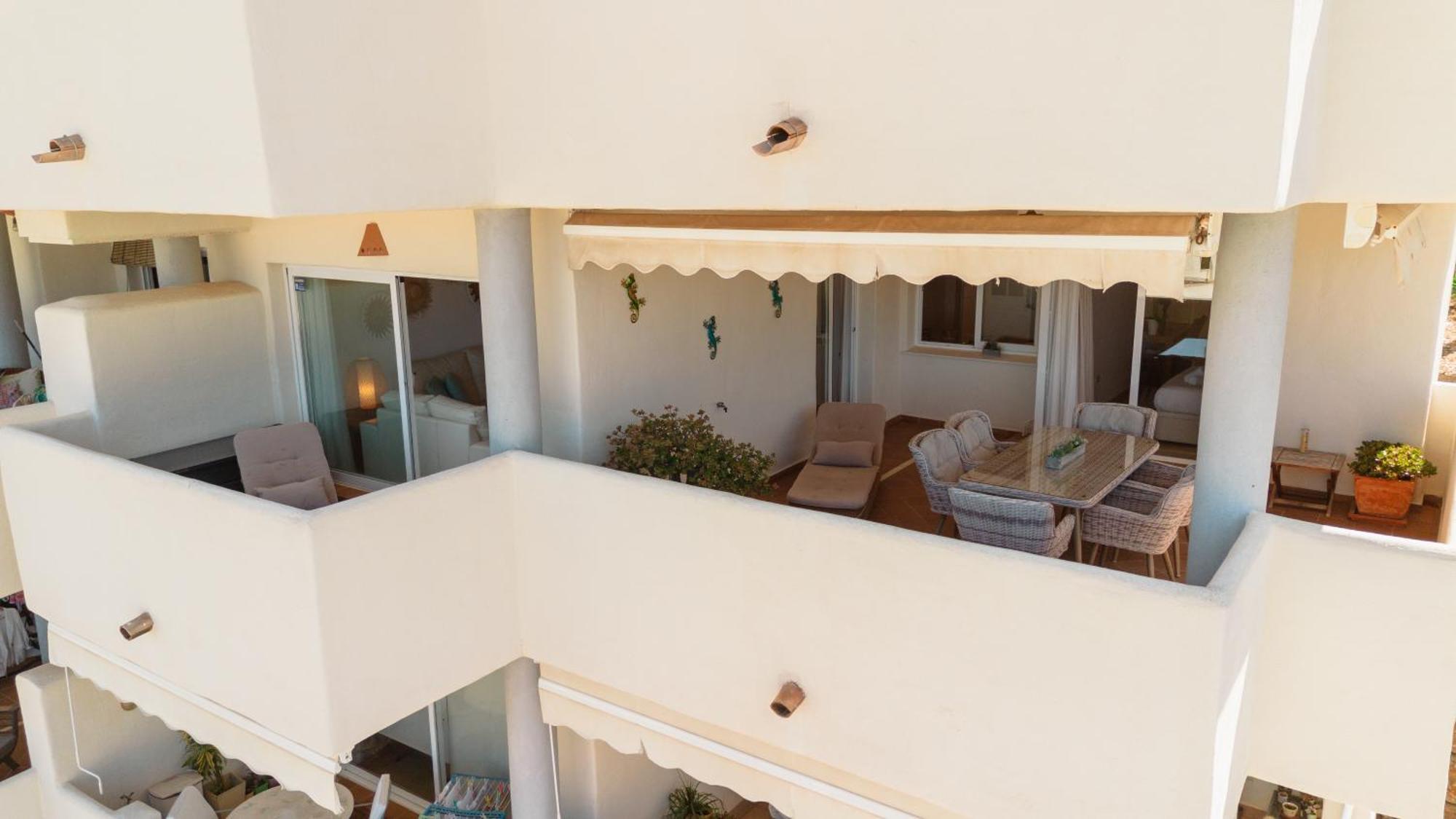 Apartment With Pool And Private Terrace With Sea Views In Elviria