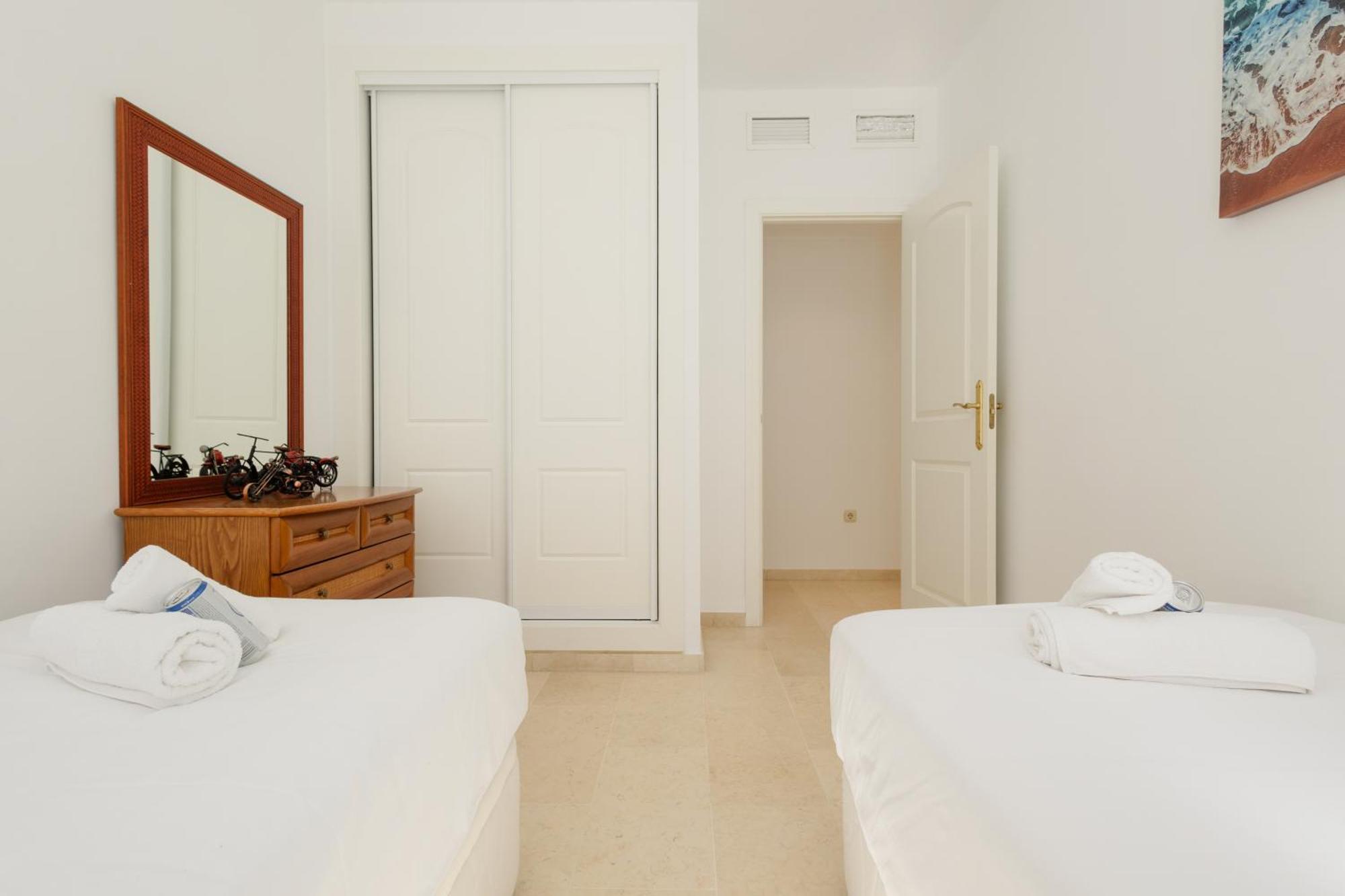 Apartment With Pool And Private Terrace With Sea Views In Elviria * Marbella