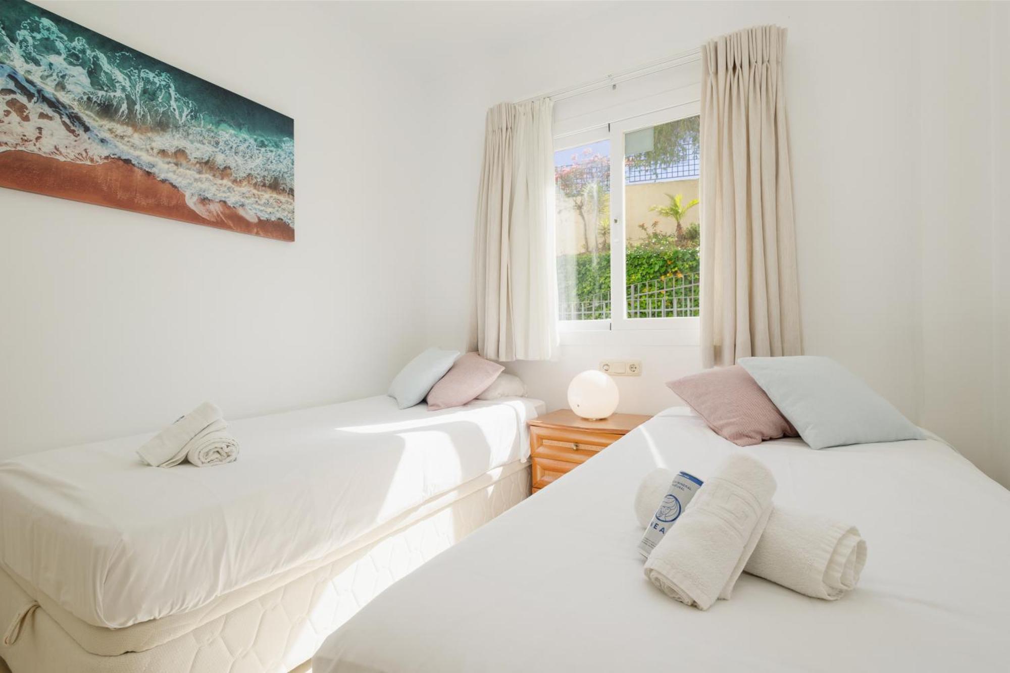 Appartement With Private Terrace, Just 10 Minutes By Car From Elviria Beach,