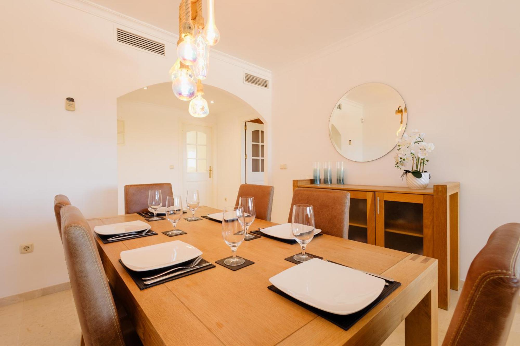 Apartment With Pool And Private Terrace With Sea Views In Elviria Appartement *