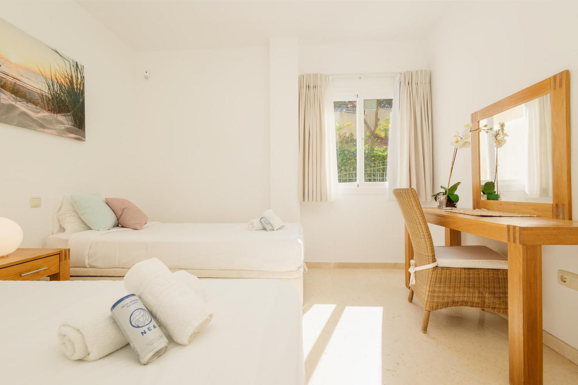 Appartement Apartment With Pool And Private Terrace With Sea Views In Elviria *