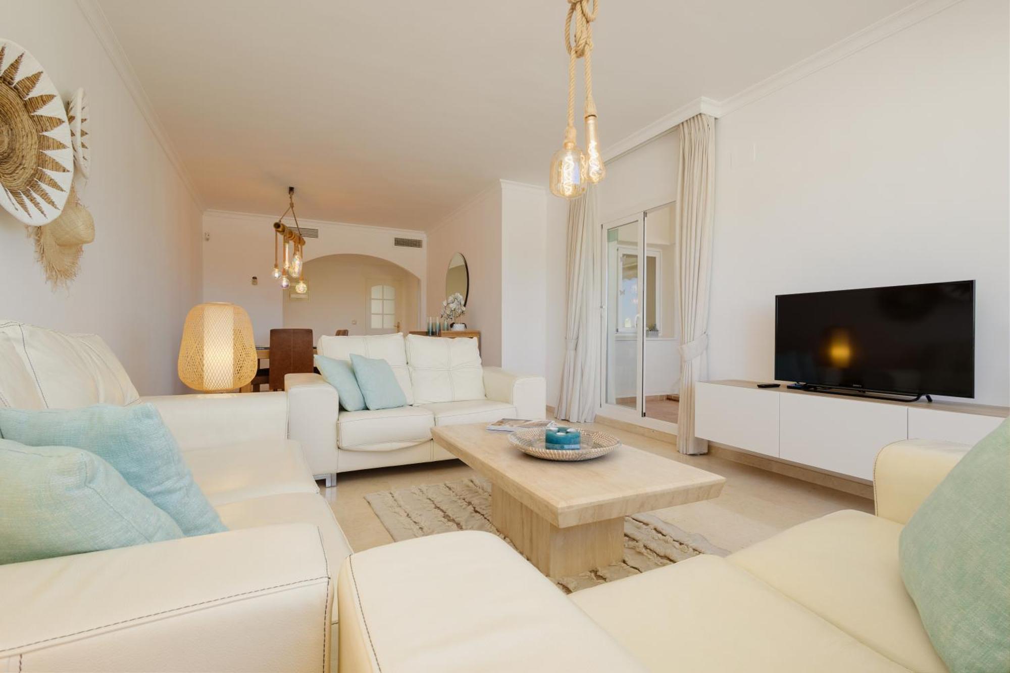 Apartment With Pool And Private Terrace With Sea Views In Elviria Appartement Marbella