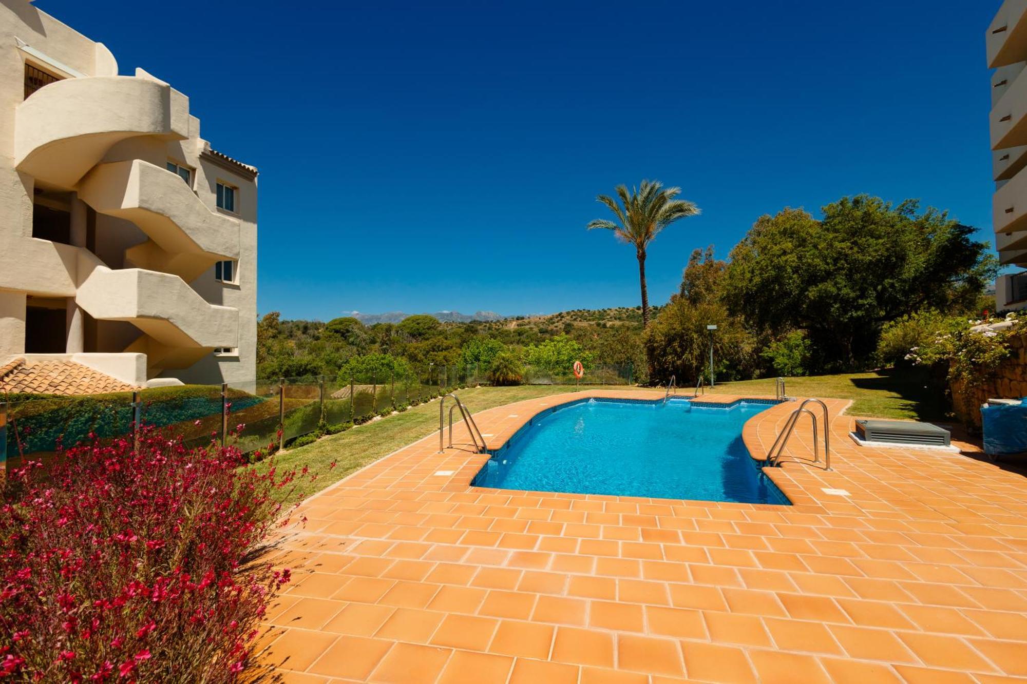Apartment With Pool And Private Terrace With Sea Views In Elviria * Marbella