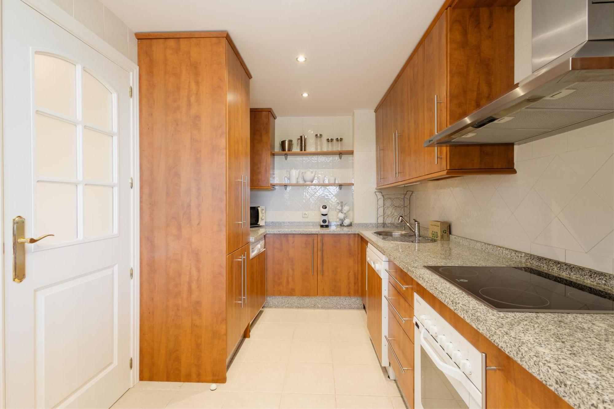 Apartment With Pool And Private Terrace With Sea Views In Elviria